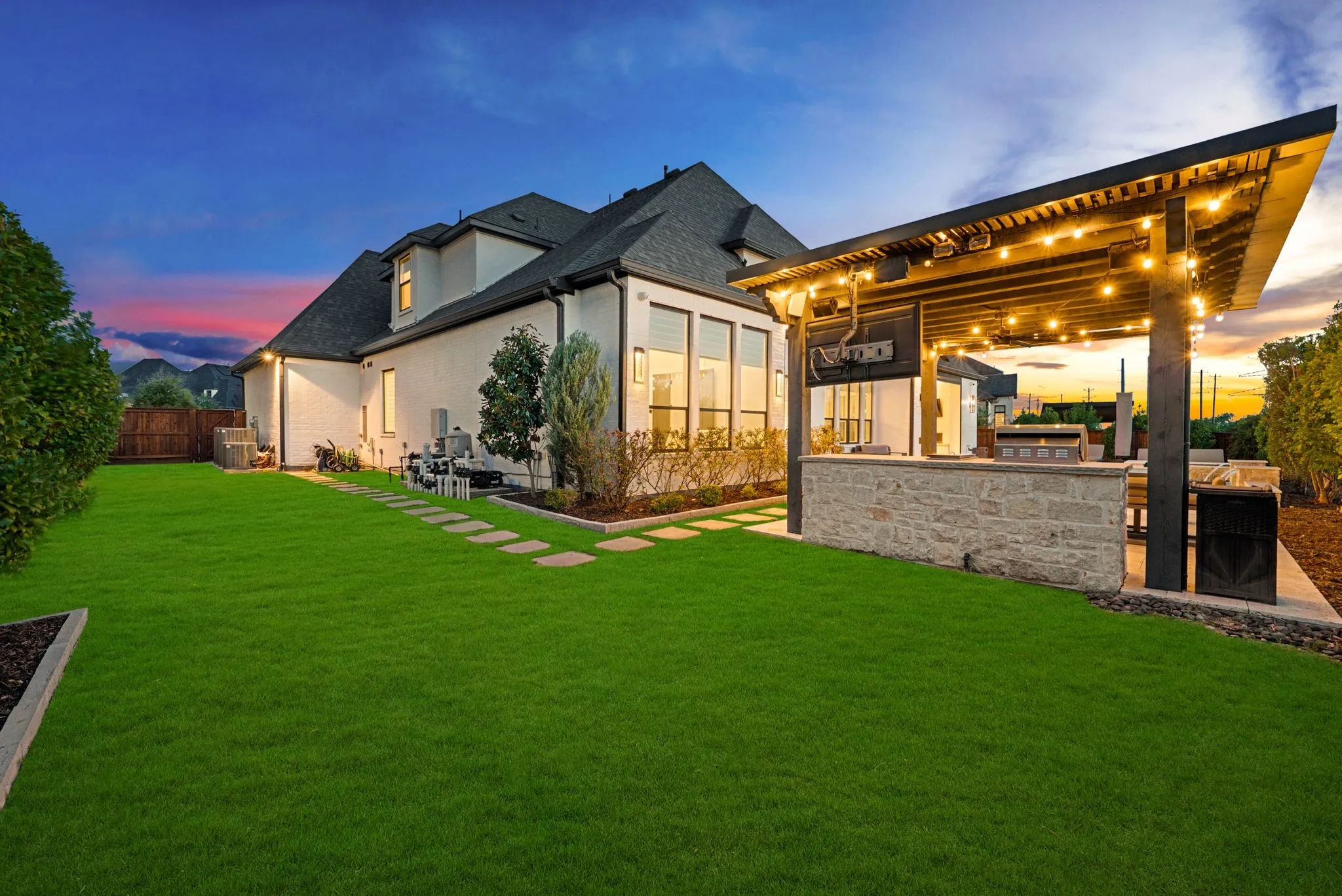 Single Family Residence For Sale in Denton County , 5711 Edmonton Avenue, Frisco, Texas 75034, 5 Bedroom, 8 Bathroom, 3 Garage spaces, 5,655 Sqft, built in 2020, mls#21354179, Real Estate Agent in Frisco, Homes For Sale in Denton county, Homes For Sale in Frisco, Realtor in Frisco Texas, Real Estate Brokerage Independent Realty Texas, Luminita Cordes Realtor