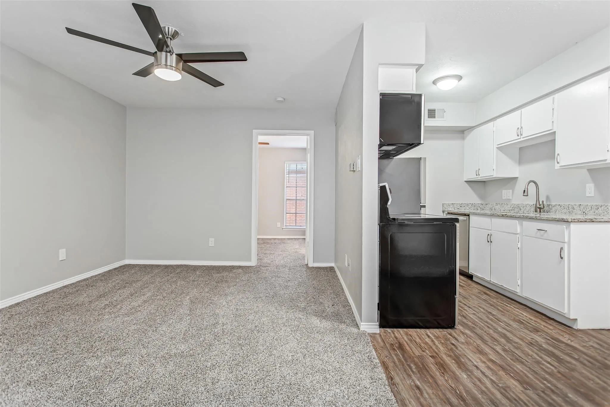 Apartment For Rent in Dallas County , 4319 Mckinney Avenue 203, Dallas, Texas 75205, 1 Bedroom, 1 Bathroom, Garage spaces, 600 Sqft, built in 1975, mls#21353886, Real Estate Agent in Dallas, Homes For Rent in Dallas county, Homes For Rent in Dallas, Realtor in Dallas Texas, Real Estate Brokerage Independent Realty Texas, Luminita Cordes Realtor