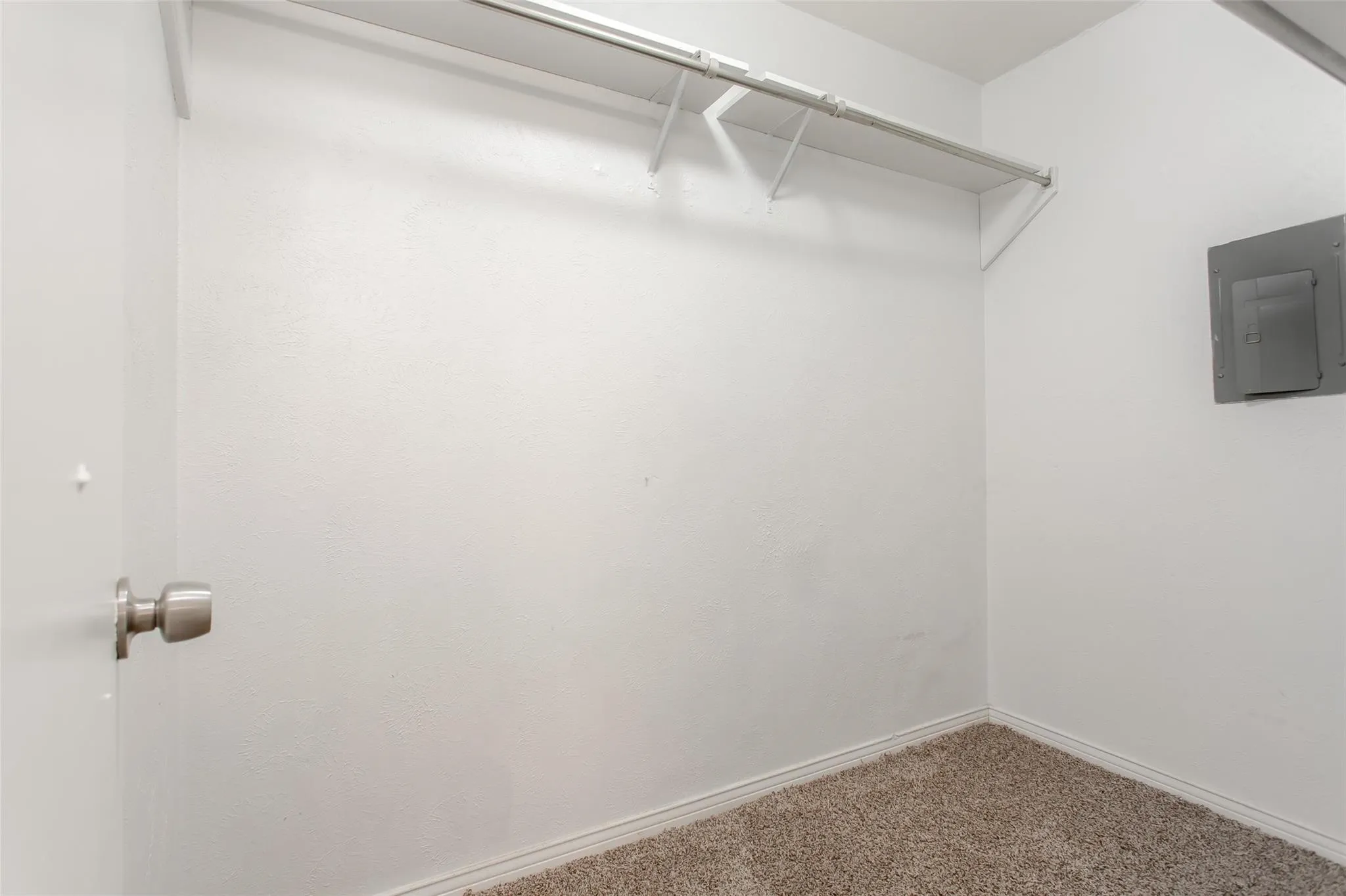 Apartment For Rent in Dallas County , 4319 Mckinney Avenue 203, Dallas, Texas 75205, 1 Bedroom, 1 Bathroom, Garage spaces, 600 Sqft, built in 1975, mls#21353886, Real Estate Agent in Dallas, Homes For Rent in Dallas county, Homes For Rent in Dallas, Realtor in Dallas Texas, Real Estate Brokerage Independent Realty Texas, Luminita Cordes Realtor
