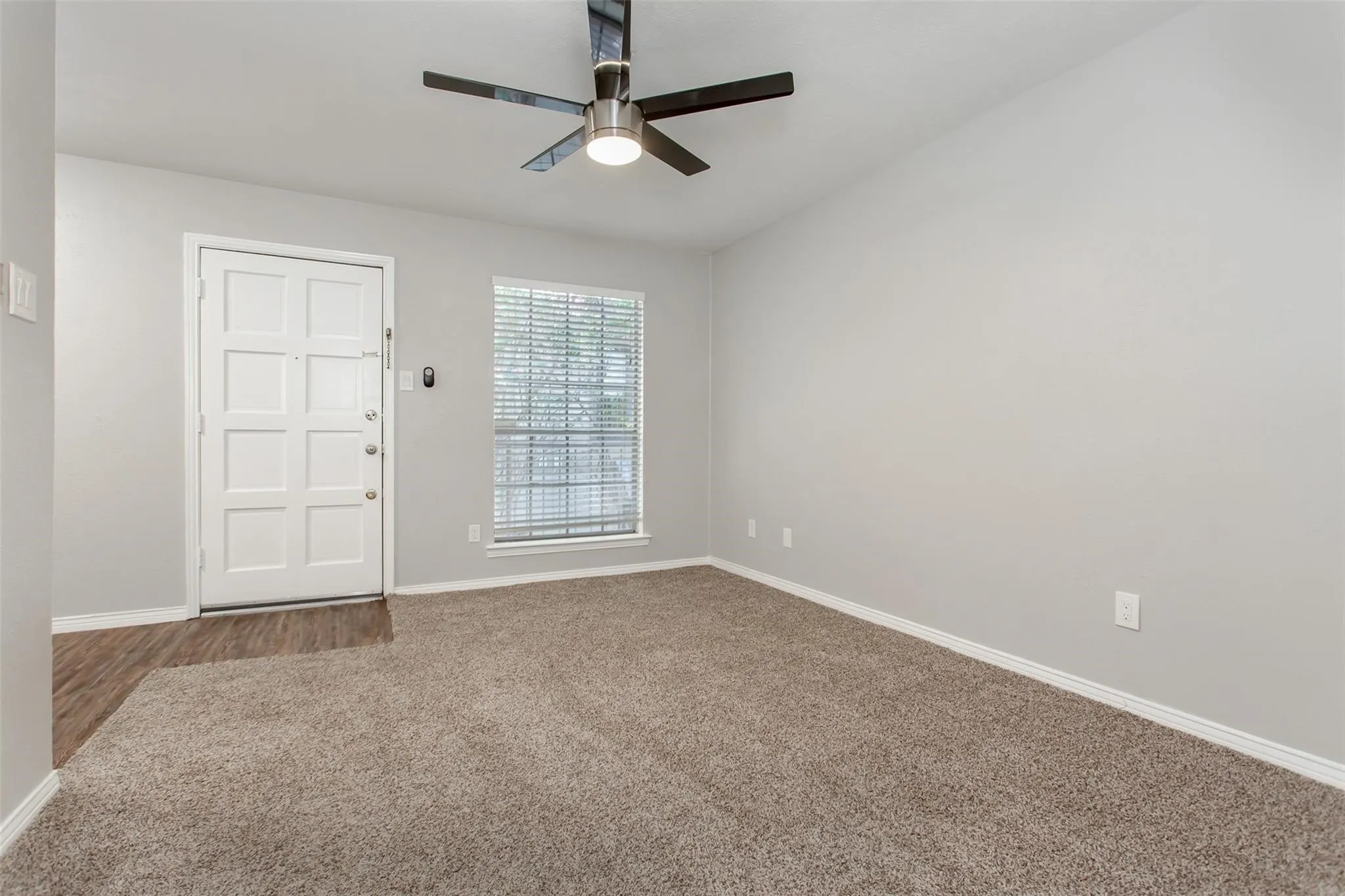 Apartment For Rent in Dallas County , 4319 Mckinney Avenue 203, Dallas, Texas 75205, 1 Bedroom, 1 Bathroom, Garage spaces, 600 Sqft, built in 1975, mls#21353886, Real Estate Agent in Dallas, Homes For Rent in Dallas county, Homes For Rent in Dallas, Realtor in Dallas Texas, Real Estate Brokerage Independent Realty Texas, Luminita Cordes Realtor