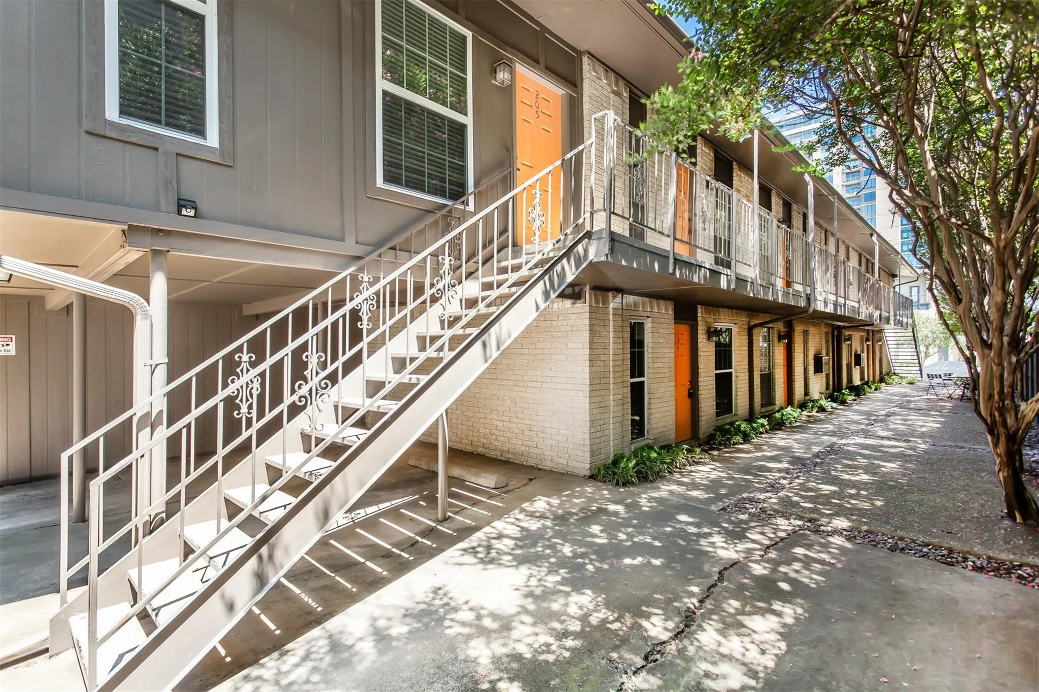 Apartment For Rent in Dallas County , 4319 Mckinney Avenue 203, Dallas, Texas 75205, 1 Bedroom, 1 Bathroom, Garage spaces, 600 Sqft, built in 1975, mls#21353886, Real Estate Agent in Dallas, Homes For Rent in Dallas county, Homes For Rent in Dallas, Realtor in Dallas Texas, Real Estate Brokerage Independent Realty Texas, Luminita Cordes Realtor