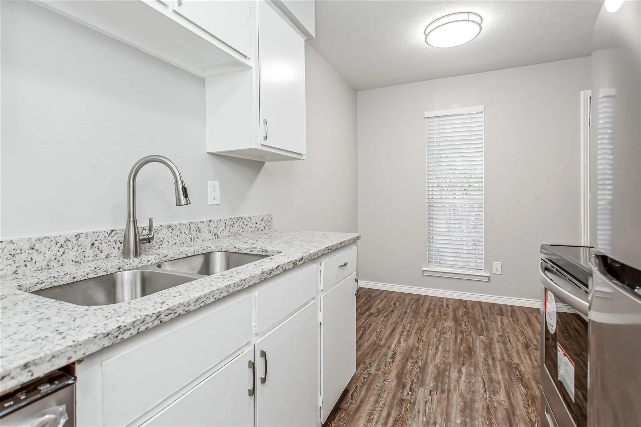 Apartment For Rent in Dallas County , 4319 Mckinney Avenue 203, Dallas, Texas 75205, 1 Bedroom, 1 Bathroom, Garage spaces, 600 Sqft, built in 1975, mls#21353886, Real Estate Agent in Dallas, Homes For Rent in Dallas county, Homes For Rent in Dallas, Realtor in Dallas Texas, Real Estate Brokerage Independent Realty Texas, Luminita Cordes Realtor