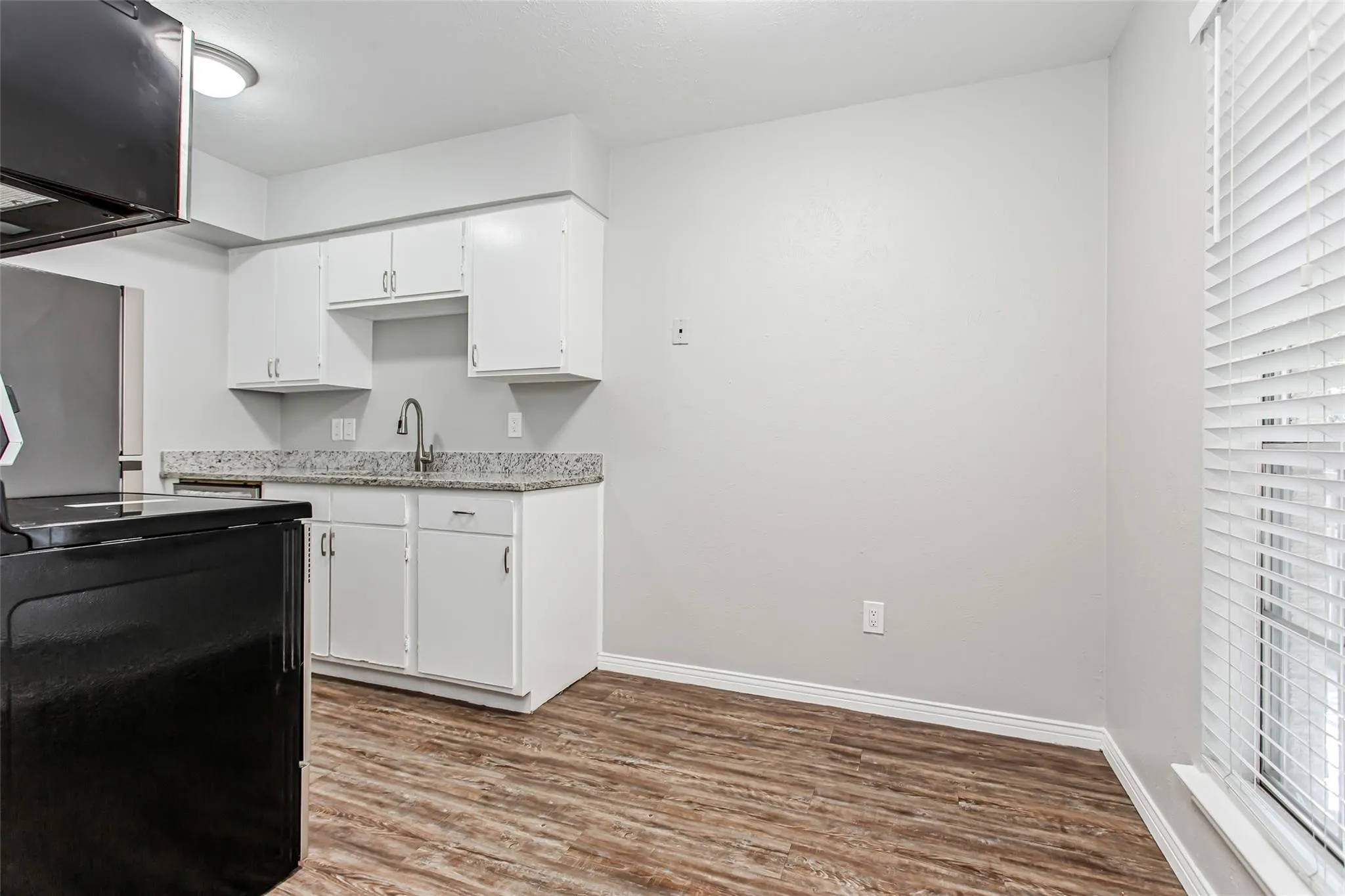Apartment For Rent in Dallas County , 4319 Mckinney Avenue 203, Dallas, Texas 75205, 1 Bedroom, 1 Bathroom, Garage spaces, 600 Sqft, built in 1975, mls#21353886, Real Estate Agent in Dallas, Homes For Rent in Dallas county, Homes For Rent in Dallas, Realtor in Dallas Texas, Real Estate Brokerage Independent Realty Texas, Luminita Cordes Realtor