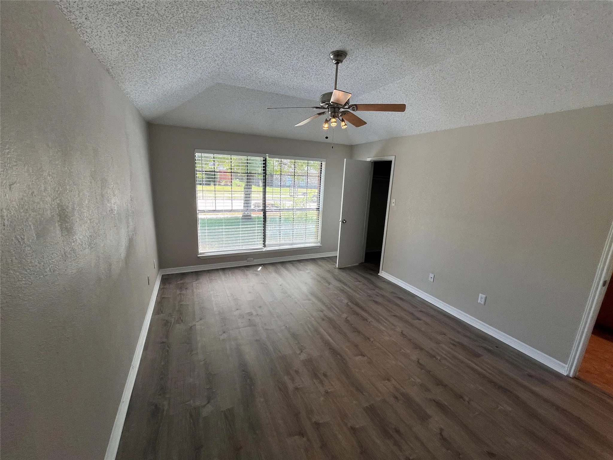 Single Family Residence For Rent in Dallas County , 2405 Brookside Drive, Rowlett, Texas 75088, 3 Bedroom, 2 Bathroom, 2 Garage spaces, 1,420 Sqft, built in 1987, mls#21337215, Real Estate Agent in Rowlett, Homes For Rent in Dallas county, Homes For Rent in Rowlett, Realtor in Rowlett Texas, Real Estate Brokerage Independent Realty Texas, Luminita Cordes Realtor