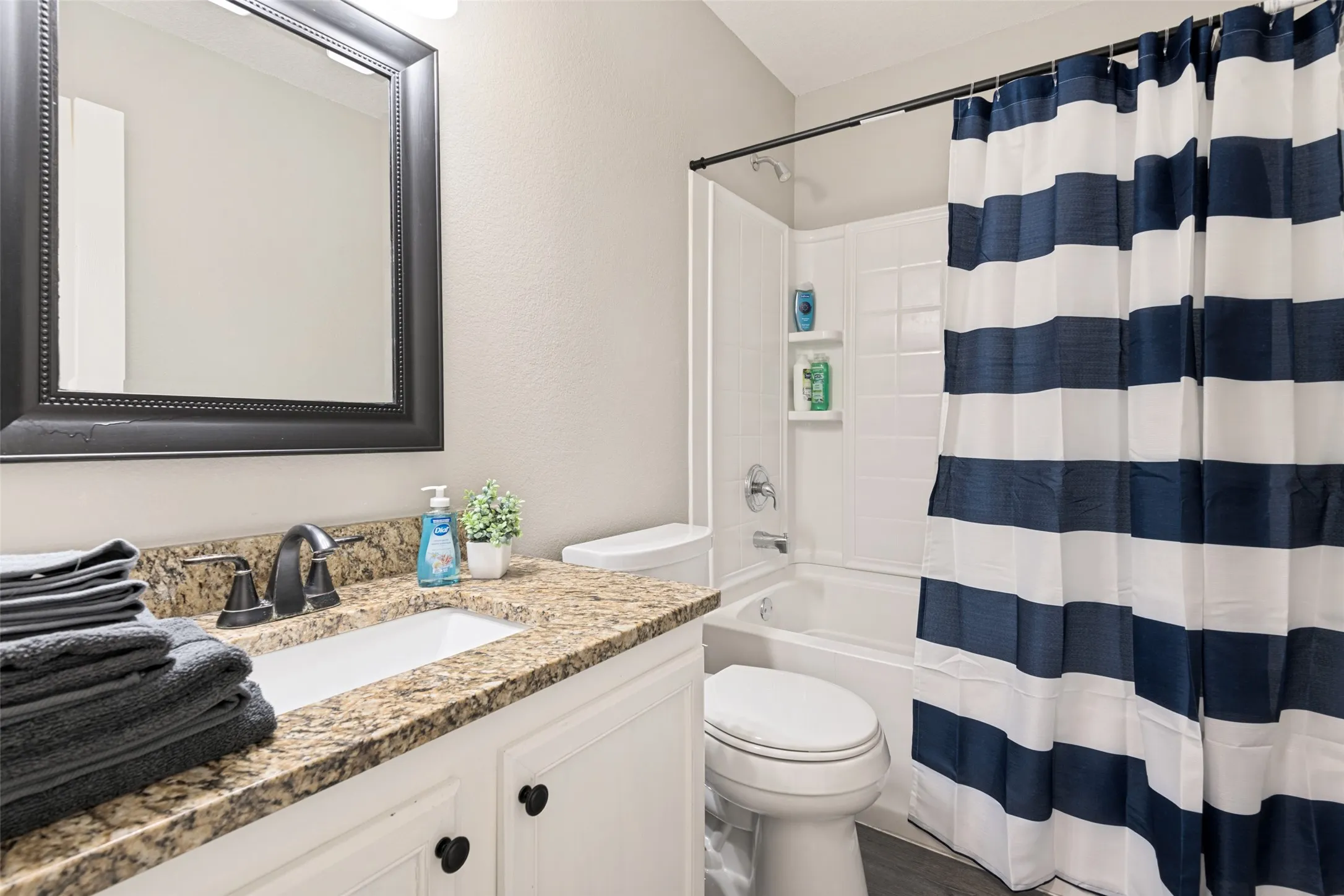 Single Family Residence For Rent in Dallas County , 1513 Lone Star Court, Mesquite, Texas 75181, 4 Bedrooms, 2 Bathrooms, 2 Garage spaces, 1,791 Sqft, built in 2005, Price $3,500, mls#21351684, Real Estate Agent in Mesquite, Homes For Rent in Dallas county, Homes For Rent in Mesquite, Realtor in Mesquite Texas, Real Estate Brokerage Independent Realty Texas, Luminita Cordes Realtor