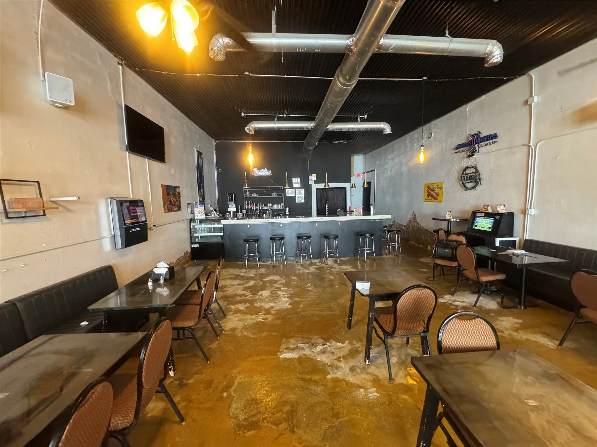 Business For Rent in Ellis County , 201 W 6th Street 210, Ferris, Texas 75125, 0, 0, Garage spaces, 0 Sqft, built in 1930, Price $2,750, mls#21354197, Real Estate Agent in Ferris, Homes For Rent in Ellis county, Homes For Rent in Ferris, Realtor in Ferris Texas, Real Estate Brokerage Independent Realty Texas, Luminita Cordes Realtor