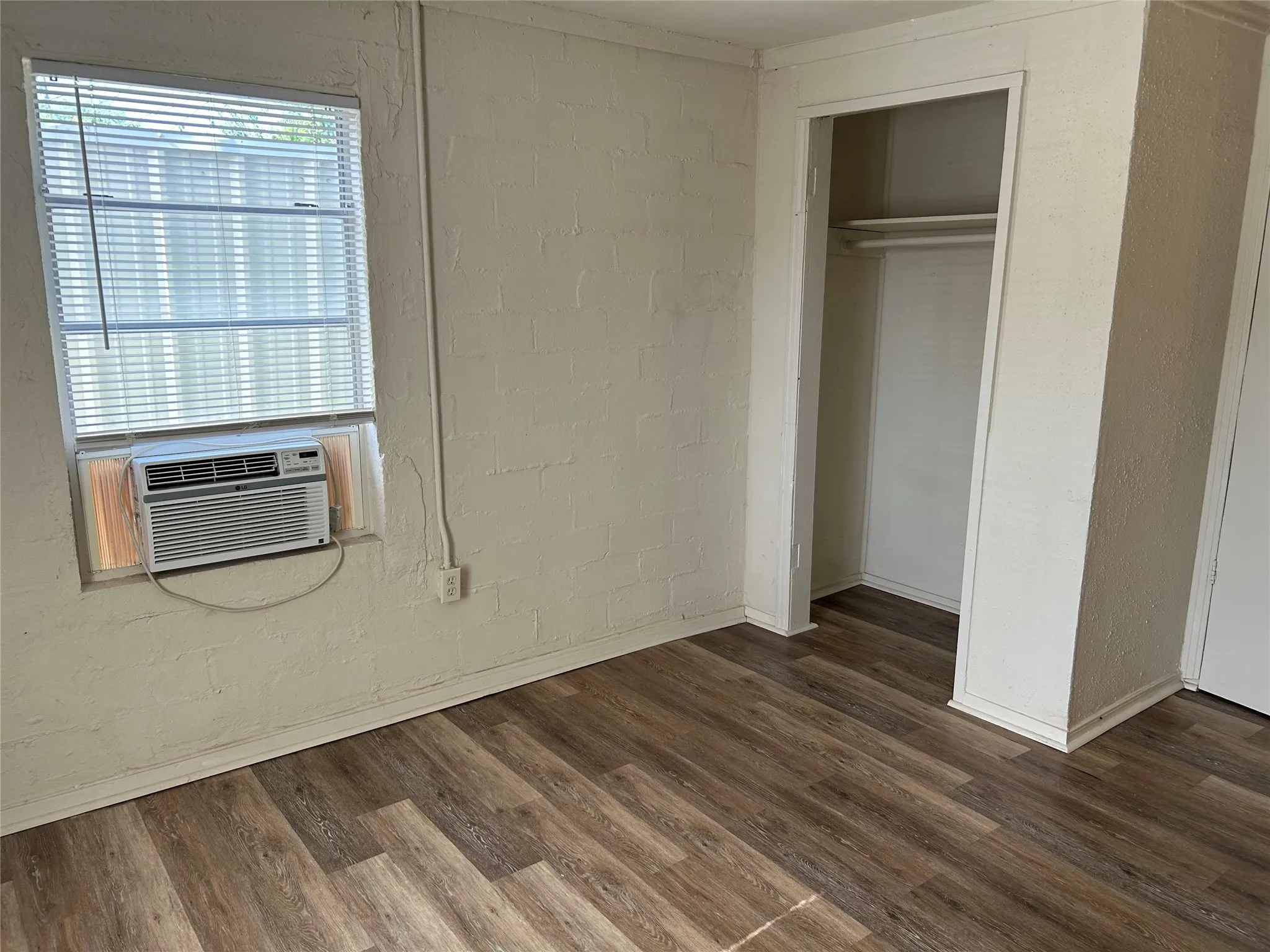Office For Rent in Tarrant County , 347 N Cherry Lane 347C, White Settlement, Texas 76108, 0, 0, Garage spaces, 0 Sqft, built in 1970, mls#21354203, Real Estate Agent in White Settlement, Homes For Rent in Tarrant county, Homes For Rent in White Settlement, Realtor in White Settlement Texas, Real Estate Brokerage Independent Realty Texas, Luminita Cordes Realtor