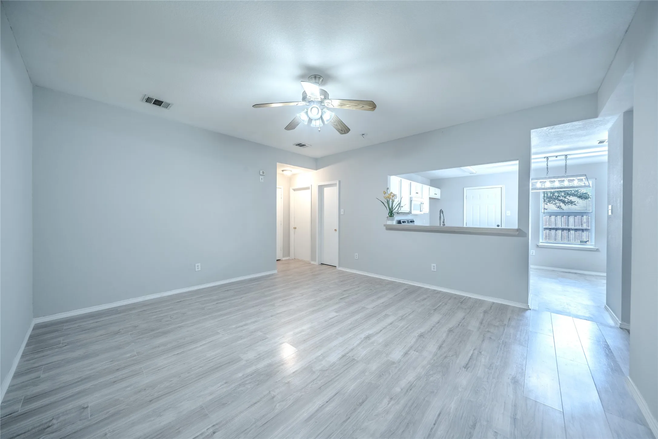 Single Family Residence For Sale in Rockwall County , 1509 Audrey Drive, Royse City, Texas 75189, 3 Bedroom, 2 Bathroom, 2 Garage spaces, 1,138 Sqft, built in 2005, mls#21352573, Real Estate Agent in Royse City, Homes For Sale in Rockwall county, Homes For Sale in Royse City, Realtor in Royse City Texas, Real Estate Brokerage Independent Realty Texas, Luminita Cordes Realtor