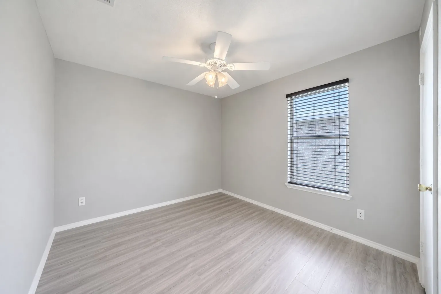 Single Family Residence For Sale in Rockwall County , 1509 Audrey Drive, Royse City, Texas 75189, 3 Bedroom, 2 Bathroom, 2 Garage spaces, 1,138 Sqft, built in 2005, mls#21352573, Real Estate Agent in Royse City, Homes For Sale in Rockwall county, Homes For Sale in Royse City, Realtor in Royse City Texas, Real Estate Brokerage Independent Realty Texas, Luminita Cordes Realtor