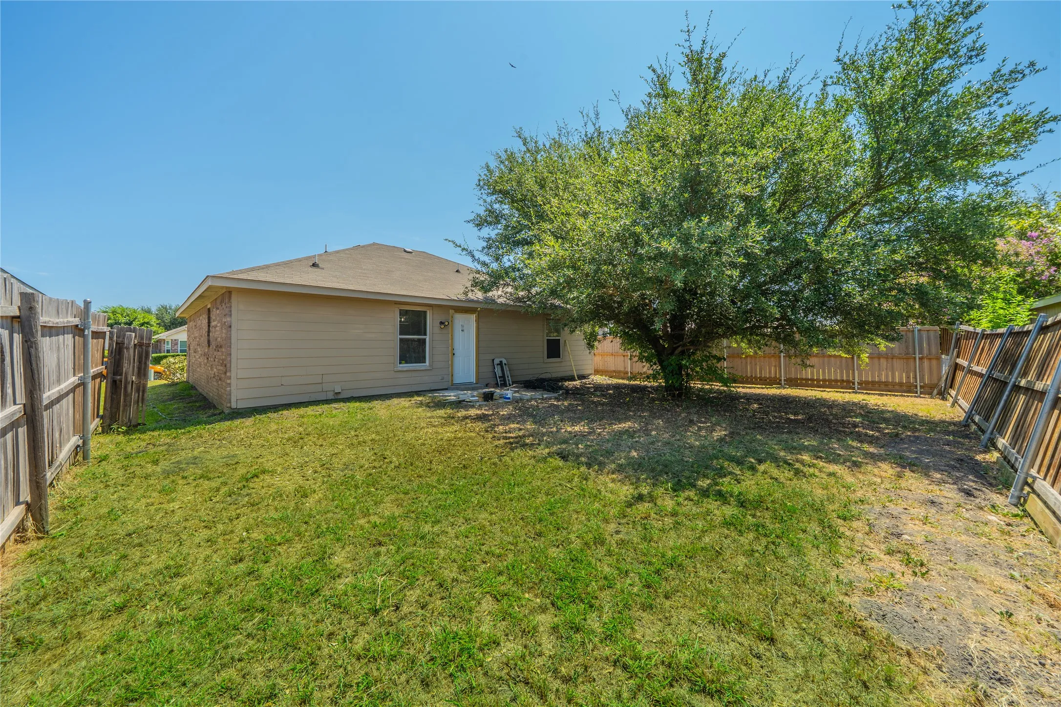 Single Family Residence For Sale in Rockwall County , 1509 Audrey Drive, Royse City, Texas 75189, 3 Bedroom, 2 Bathroom, 2 Garage spaces, 1,138 Sqft, built in 2005, mls#21352573, Real Estate Agent in Royse City, Homes For Sale in Rockwall county, Homes For Sale in Royse City, Realtor in Royse City Texas, Real Estate Brokerage Independent Realty Texas, Luminita Cordes Realtor
