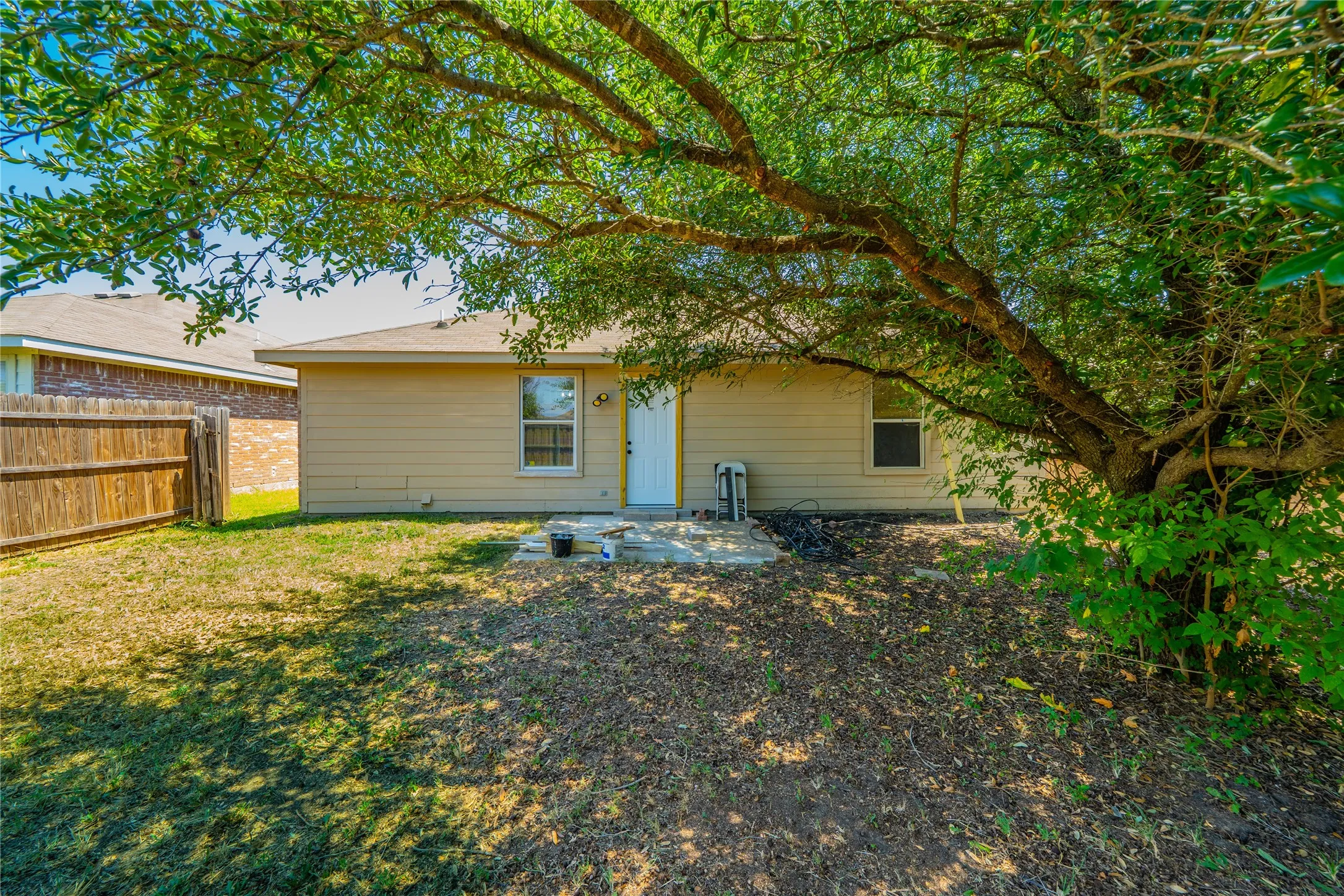 Single Family Residence For Sale in Rockwall County , 1509 Audrey Drive, Royse City, Texas 75189, 3 Bedroom, 2 Bathroom, 2 Garage spaces, 1,138 Sqft, built in 2005, mls#21352573, Real Estate Agent in Royse City, Homes For Sale in Rockwall county, Homes For Sale in Royse City, Realtor in Royse City Texas, Real Estate Brokerage Independent Realty Texas, Luminita Cordes Realtor