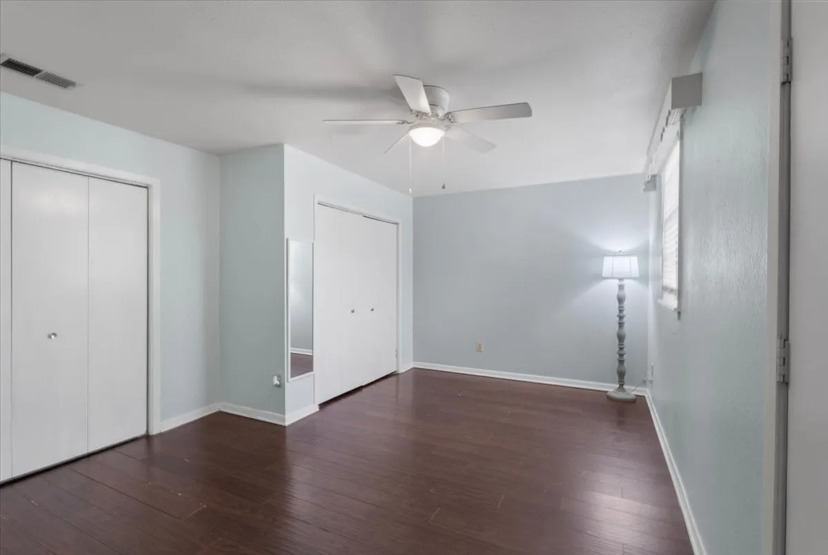 Single Family Residence For Sale in Smith County , 1513 W Tanglewood Drive, Hideaway, Texas 75771, 3 Bedroom, 1 Bathroom, Garage spaces, 1,140 Sqft, built in 1969, mls#21353272, Real Estate Agent in Hideaway, Homes For Sale in Smith county, Homes For Sale in Hideaway, Realtor in Hideaway Texas, Real Estate Brokerage Independent Realty Texas, Luminita Cordes Realtor