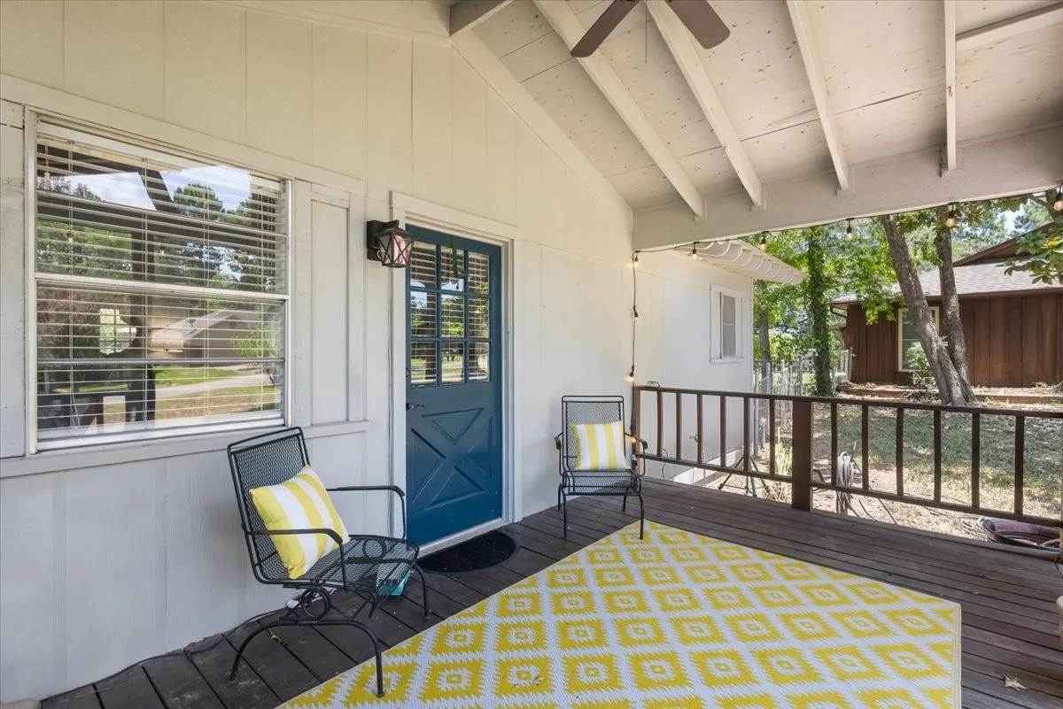 Single Family Residence For Sale in Smith County , 1513 W Tanglewood Drive, Hideaway, Texas 75771, 3 Bedroom, 1 Bathroom, Garage spaces, 1,140 Sqft, built in 1969, mls#21353272, Real Estate Agent in Hideaway, Homes For Sale in Smith county, Homes For Sale in Hideaway, Realtor in Hideaway Texas, Real Estate Brokerage Independent Realty Texas, Luminita Cordes Realtor