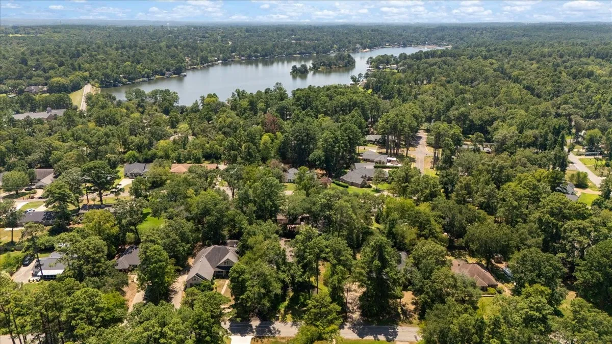 Single Family Residence For Sale in Smith County , 1513 W Tanglewood Drive, Hideaway, Texas 75771, 3 Bedroom, 1 Bathroom, Garage spaces, 1,140 Sqft, built in 1969, mls#21353272, Real Estate Agent in Hideaway, Homes For Sale in Smith county, Homes For Sale in Hideaway, Realtor in Hideaway Texas, Real Estate Brokerage Independent Realty Texas, Luminita Cordes Realtor