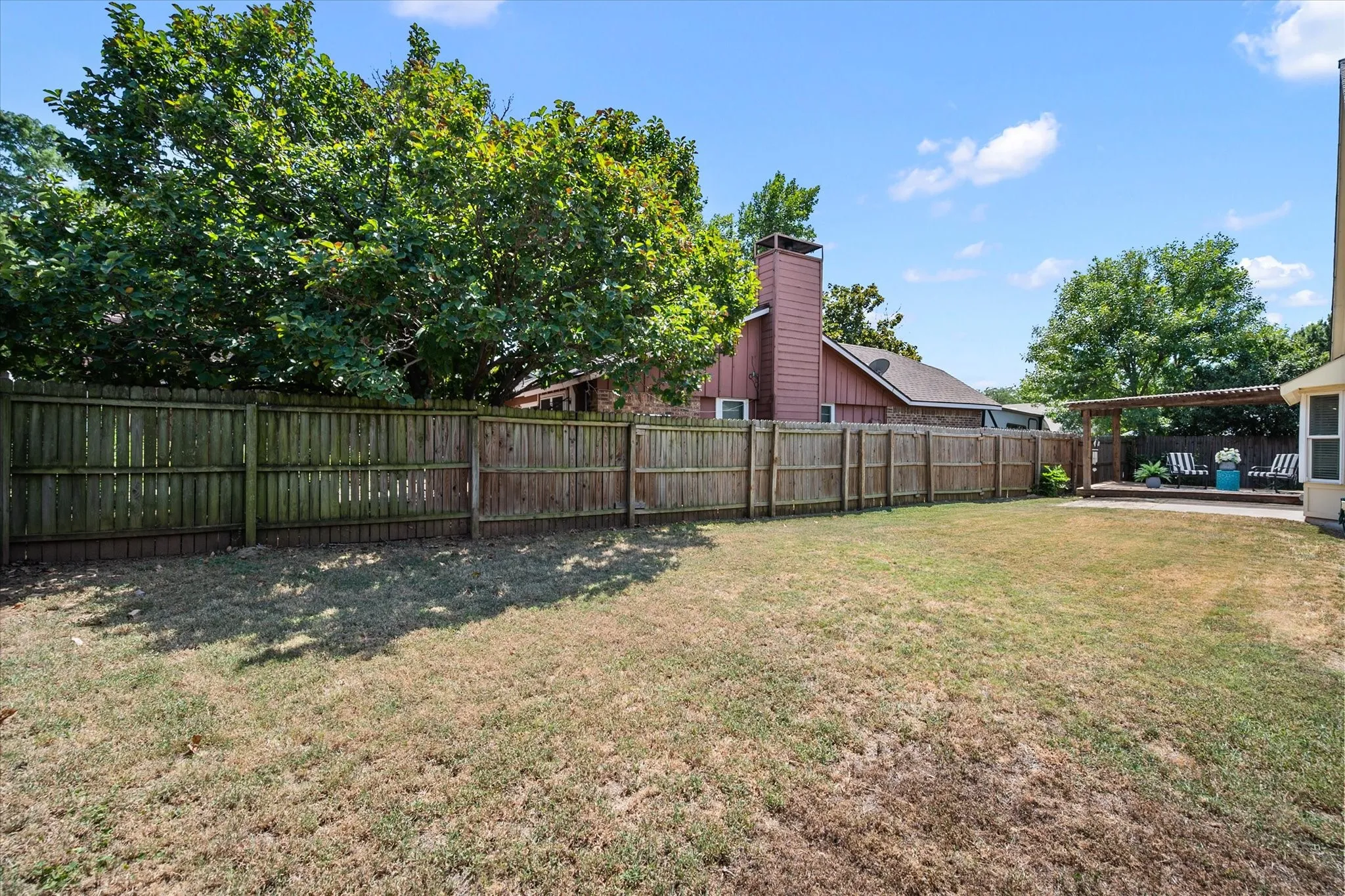 Single Family Residence For Sale in Tarrant County , 4209 Worth Forest Drive, Arlington, Texas 76016, 3 Bedroom, 2 Bathroom, 1 Garage spaces, 1,443 Sqft, built in 1989, mls#21353875, Real Estate Agent in Arlington, Homes For Sale in Tarrant county, Homes For Sale in Arlington, Realtor in Arlington Texas, Real Estate Brokerage Independent Realty Texas, Luminita Cordes Realtor