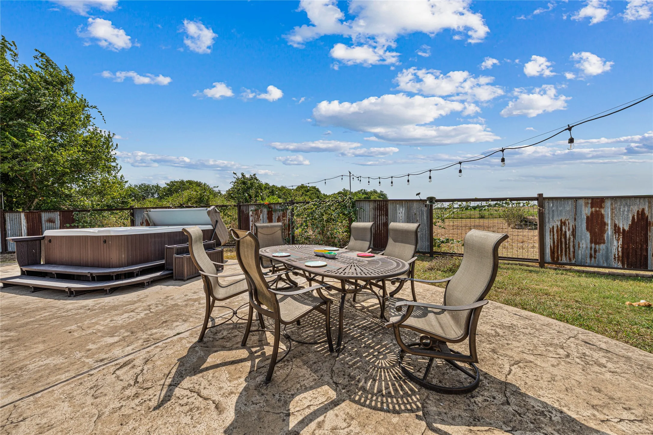 Single Family Residence For Sale in Mc Lennan County , 467 Mourning Dove Lane, Lorena, Texas 76655, 5 Bedrooms, 5 Bathrooms, 1 Garage spaces, 4,041 Sqft, built in 2007, Price $1,150,000, mls#21354199, Real Estate Agent in Lorena, Homes For Sale in Mc Lennan county, Homes For Sale in Lorena, Realtor in Lorena Texas, Real Estate Brokerage Independent Realty Texas, Luminita Cordes Realtor