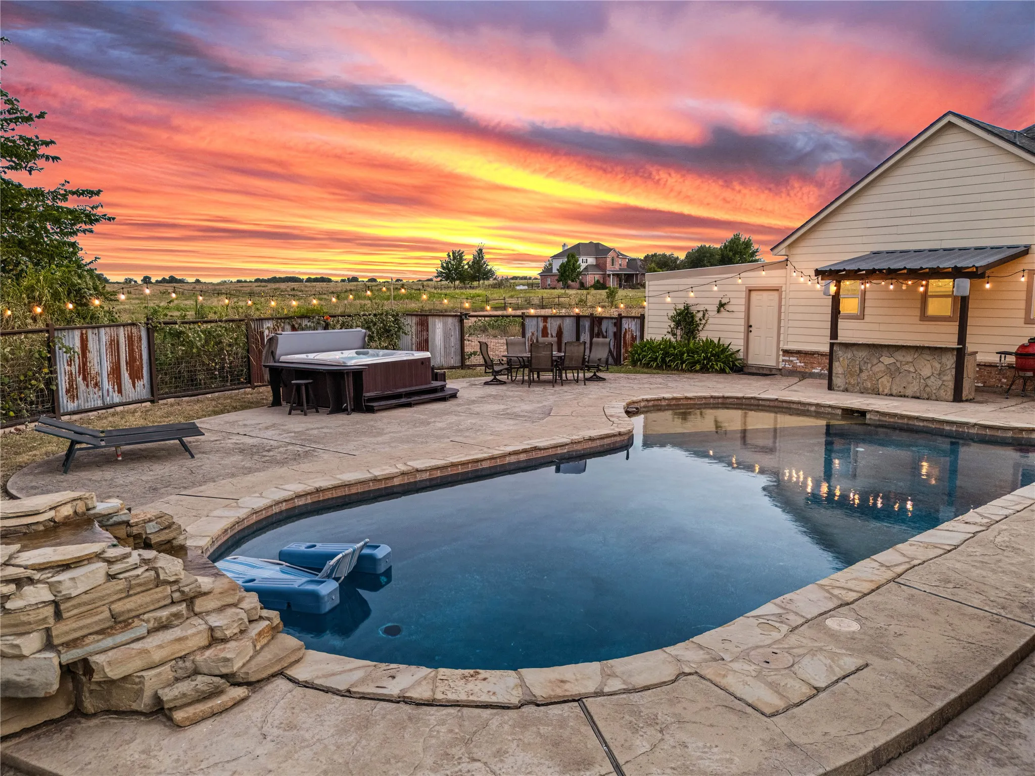 Single Family Residence For Sale in Mc Lennan County , 467 Mourning Dove Lane, Lorena, Texas 76655, 5 Bedrooms, 5 Bathrooms, 1 Garage spaces, 4,041 Sqft, built in 2007, Price $1,150,000, mls#21354199, Real Estate Agent in Lorena, Homes For Sale in Mc Lennan county, Homes For Sale in Lorena, Realtor in Lorena Texas, Real Estate Brokerage Independent Realty Texas, Luminita Cordes Realtor