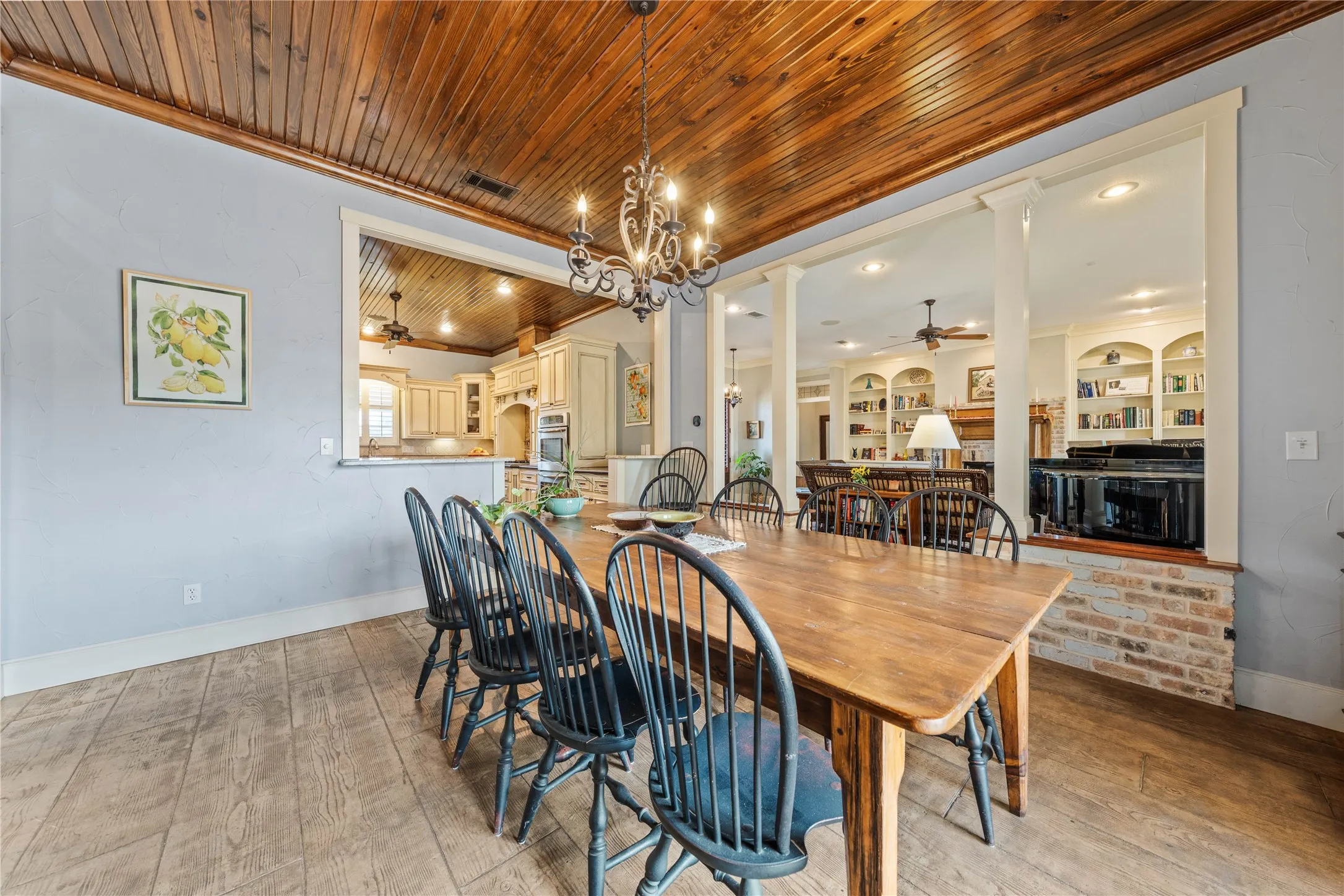 Single Family Residence For Sale in Mc Lennan County , 467 Mourning Dove Lane, Lorena, Texas 76655, 5 Bedrooms, 5 Bathrooms, 1 Garage spaces, 4,041 Sqft, built in 2007, Price $1,150,000, mls#21354199, Real Estate Agent in Lorena, Homes For Sale in Mc Lennan county, Homes For Sale in Lorena, Realtor in Lorena Texas, Real Estate Brokerage Independent Realty Texas, Luminita Cordes Realtor