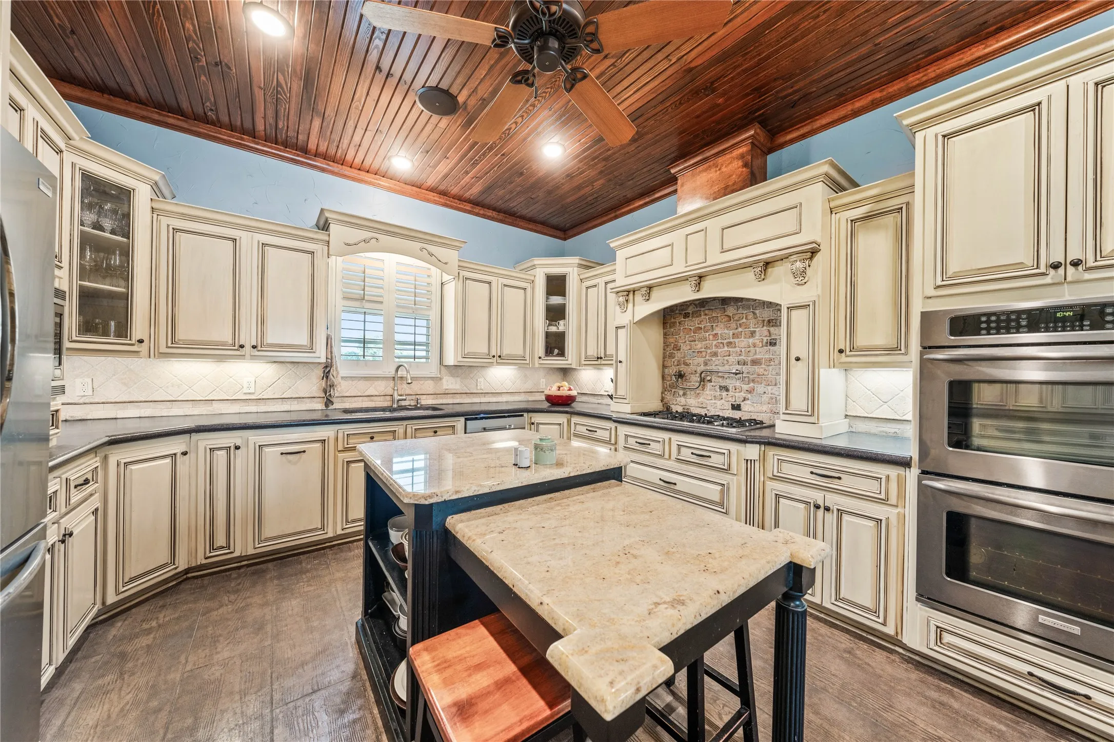 Single Family Residence For Sale in Mc Lennan County , 467 Mourning Dove Lane, Lorena, Texas 76655, 5 Bedrooms, 5 Bathrooms, 1 Garage spaces, 4,041 Sqft, built in 2007, Price $1,150,000, mls#21354199, Real Estate Agent in Lorena, Homes For Sale in Mc Lennan county, Homes For Sale in Lorena, Realtor in Lorena Texas, Real Estate Brokerage Independent Realty Texas, Luminita Cordes Realtor