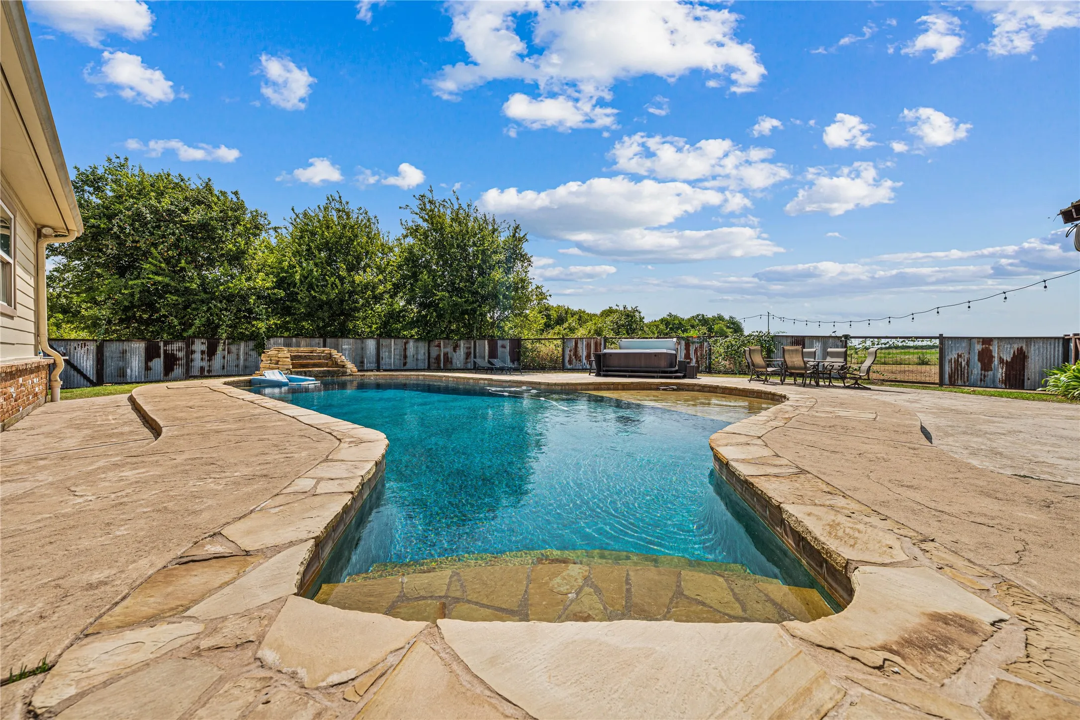 Single Family Residence For Sale in Mc Lennan County , 467 Mourning Dove Lane, Lorena, Texas 76655, 5 Bedrooms, 5 Bathrooms, 1 Garage spaces, 4,041 Sqft, built in 2007, Price $1,150,000, mls#21354199, Real Estate Agent in Lorena, Homes For Sale in Mc Lennan county, Homes For Sale in Lorena, Realtor in Lorena Texas, Real Estate Brokerage Independent Realty Texas, Luminita Cordes Realtor