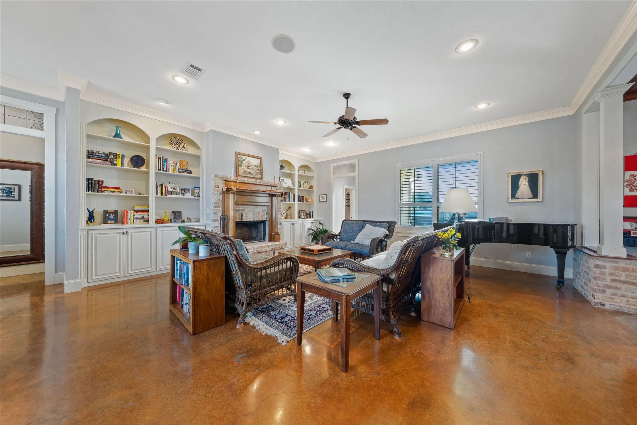 Single Family Residence For Sale in Mc Lennan County , 467 Mourning Dove Lane, Lorena, Texas 76655, 5 Bedrooms, 5 Bathrooms, 1 Garage spaces, 4,041 Sqft, built in 2007, Price $1,150,000, mls#21354199, Real Estate Agent in Lorena, Homes For Sale in Mc Lennan county, Homes For Sale in Lorena, Realtor in Lorena Texas, Real Estate Brokerage Independent Realty Texas, Luminita Cordes Realtor