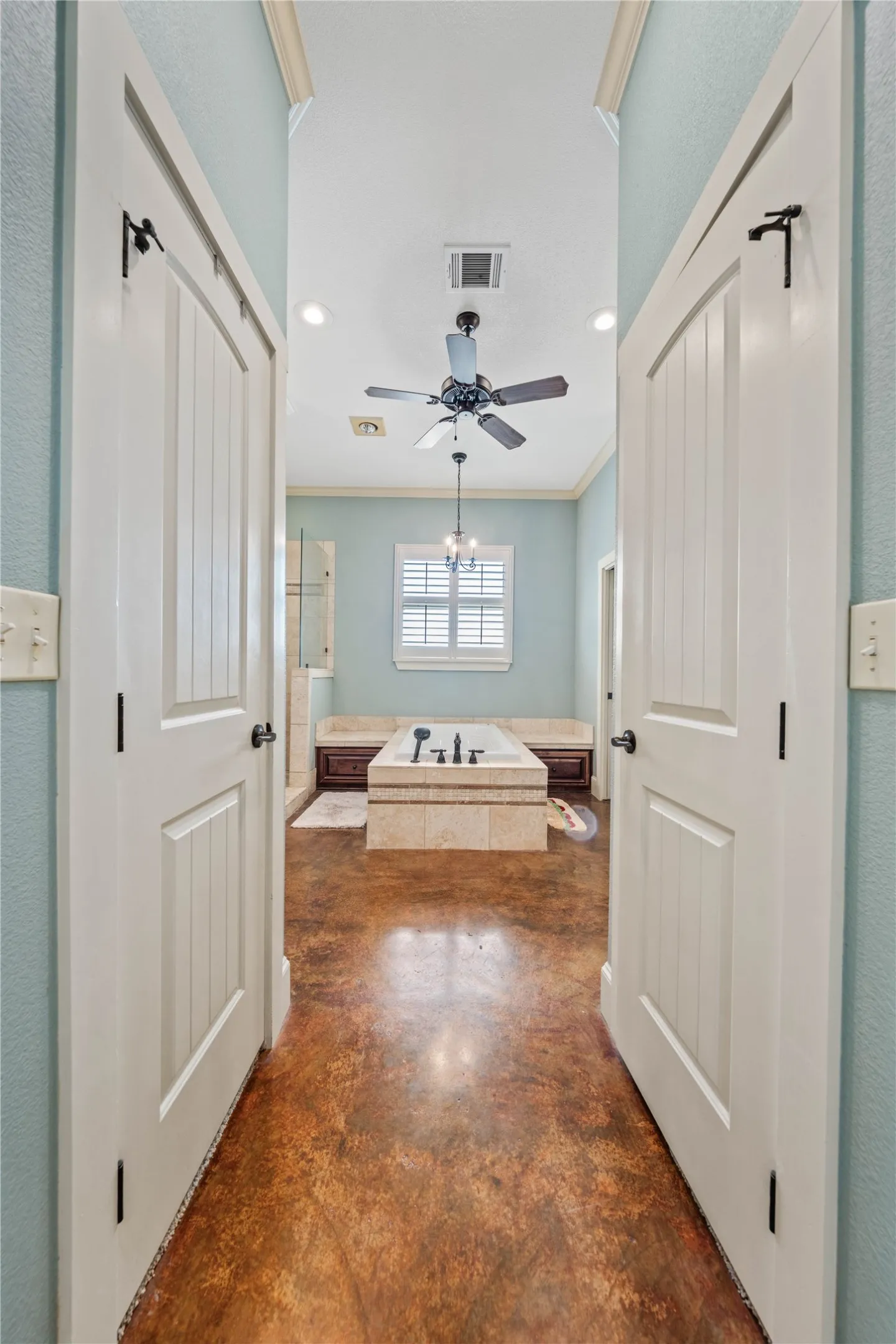 Single Family Residence For Sale in Mc Lennan County , 467 Mourning Dove Lane, Lorena, Texas 76655, 5 Bedrooms, 5 Bathrooms, 1 Garage spaces, 4,041 Sqft, built in 2007, Price $1,150,000, mls#21354199, Real Estate Agent in Lorena, Homes For Sale in Mc Lennan county, Homes For Sale in Lorena, Realtor in Lorena Texas, Real Estate Brokerage Independent Realty Texas, Luminita Cordes Realtor