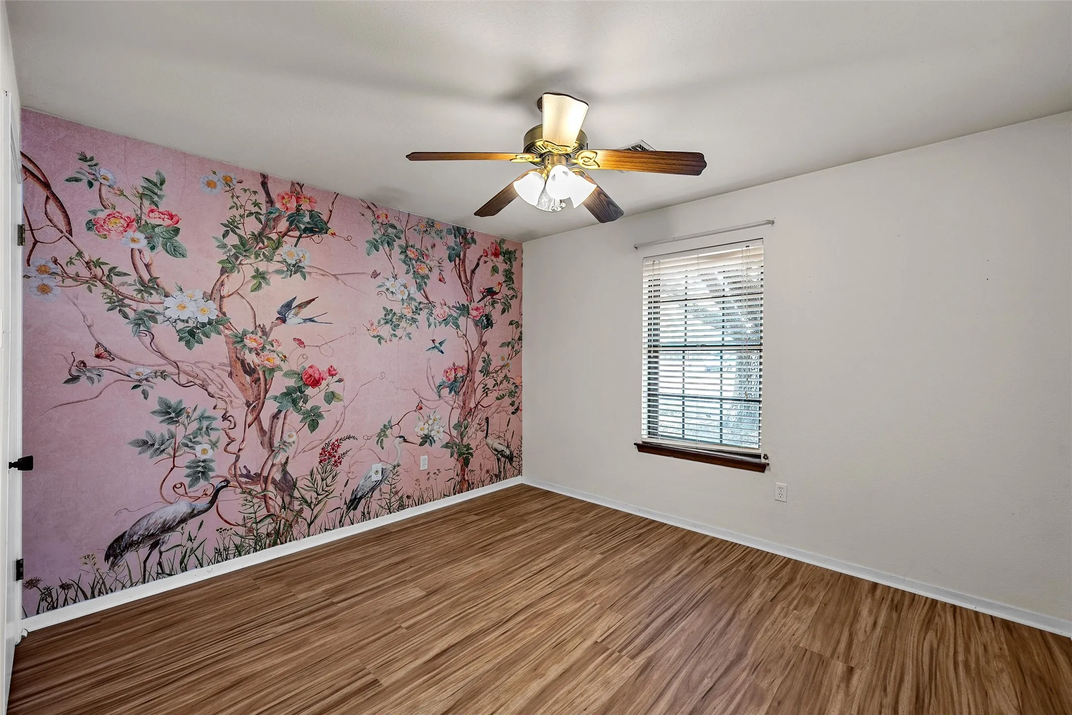 Single Family Residence For Sale in Mc Lennan County , 7024 Cheshire Drive, Waco, Texas 76712, 3 Bedroom, 2 Bathroom, 2 Garage spaces, 1,732 Sqft, built in 1982, mls#21348824, Real Estate Agent in Waco, Homes For Sale in Mc Lennan county, Homes For Sale in Waco, Realtor in Waco Texas, Real Estate Brokerage Independent Realty Texas, Luminita Cordes Realtor