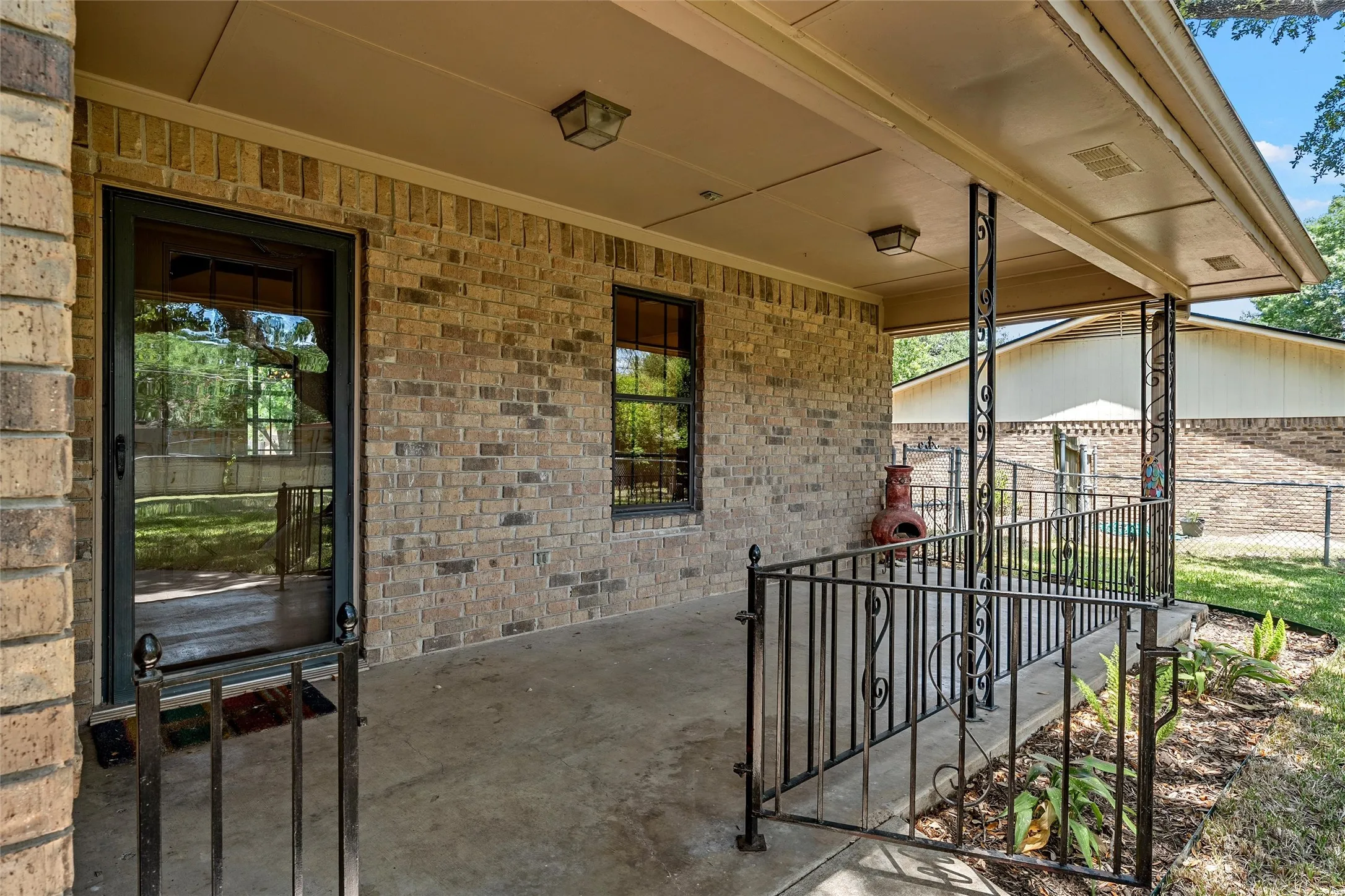 Single Family Residence For Sale in Mc Lennan County , 7024 Cheshire Drive, Waco, Texas 76712, 3 Bedroom, 2 Bathroom, 2 Garage spaces, 1,732 Sqft, built in 1982, mls#21348824, Real Estate Agent in Waco, Homes For Sale in Mc Lennan county, Homes For Sale in Waco, Realtor in Waco Texas, Real Estate Brokerage Independent Realty Texas, Luminita Cordes Realtor