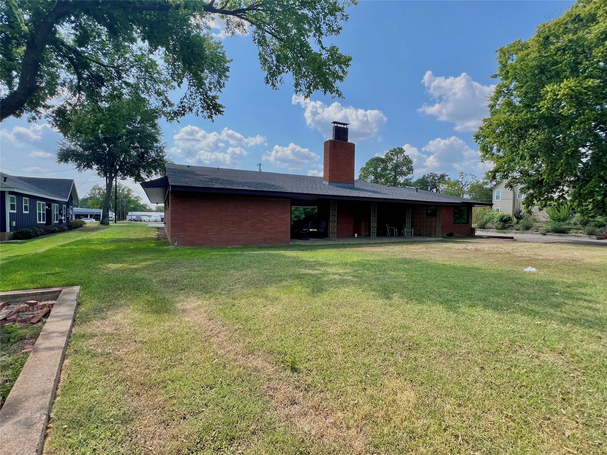 Office For Sale in Hopkins County , 614 Oak Avenue, Sulphur Springs, Texas 75482, 0, 0, Garage spaces, 0 Sqft, built in 1952, Price $850,000, mls#21353892, Real Estate Agent in Sulphur Springs, Homes For Sale in Hopkins county, Homes For Sale in Sulphur Springs, Realtor in Sulphur Springs Texas, Real Estate Brokerage Independent Realty Texas, Luminita Cordes Realtor