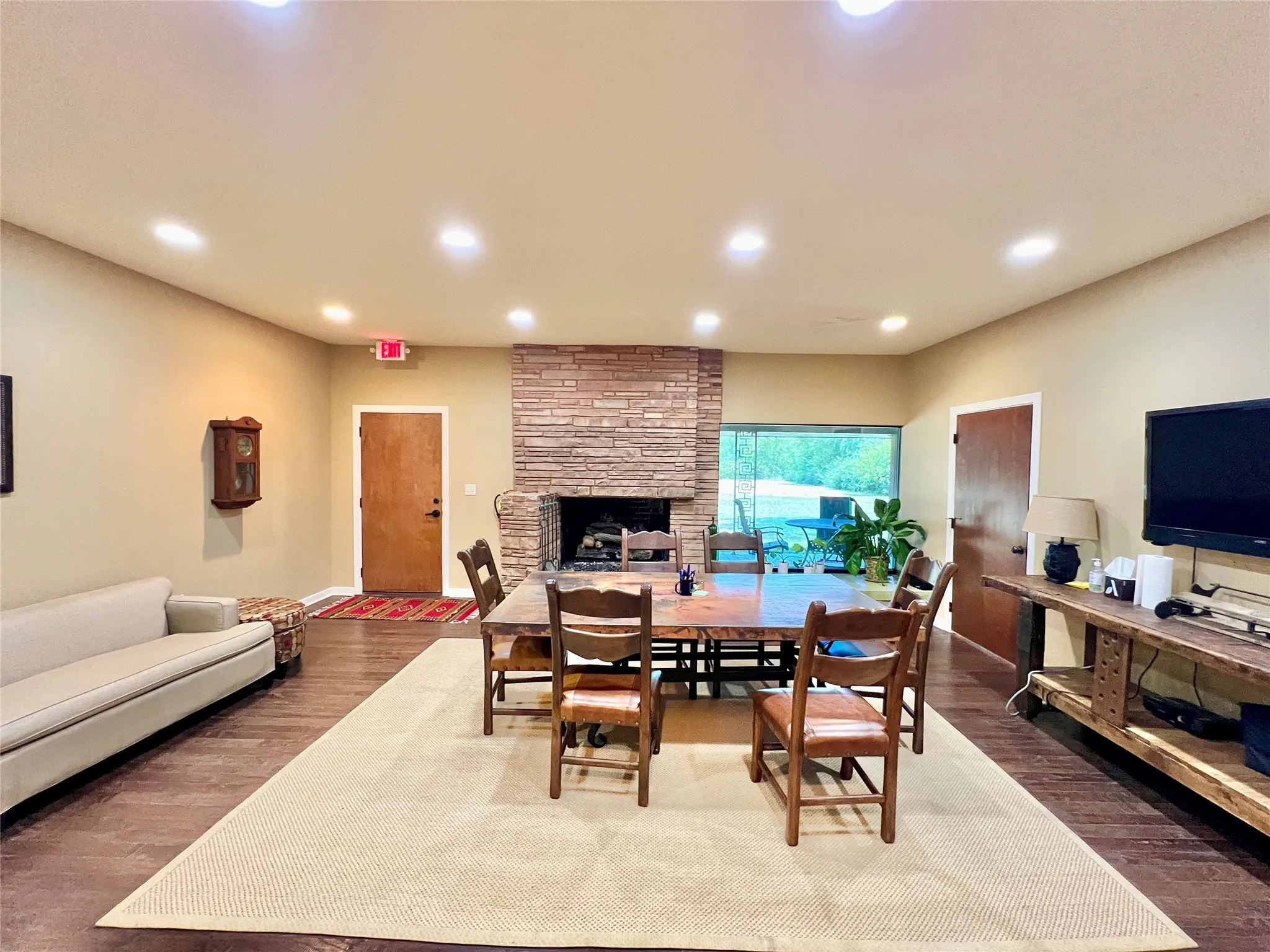 Office For Sale in Hopkins County , 614 Oak Avenue, Sulphur Springs, Texas 75482, 0, 0, Garage spaces, 0 Sqft, built in 1952, Price $850,000, mls#21353892, Real Estate Agent in Sulphur Springs, Homes For Sale in Hopkins county, Homes For Sale in Sulphur Springs, Realtor in Sulphur Springs Texas, Real Estate Brokerage Independent Realty Texas, Luminita Cordes Realtor