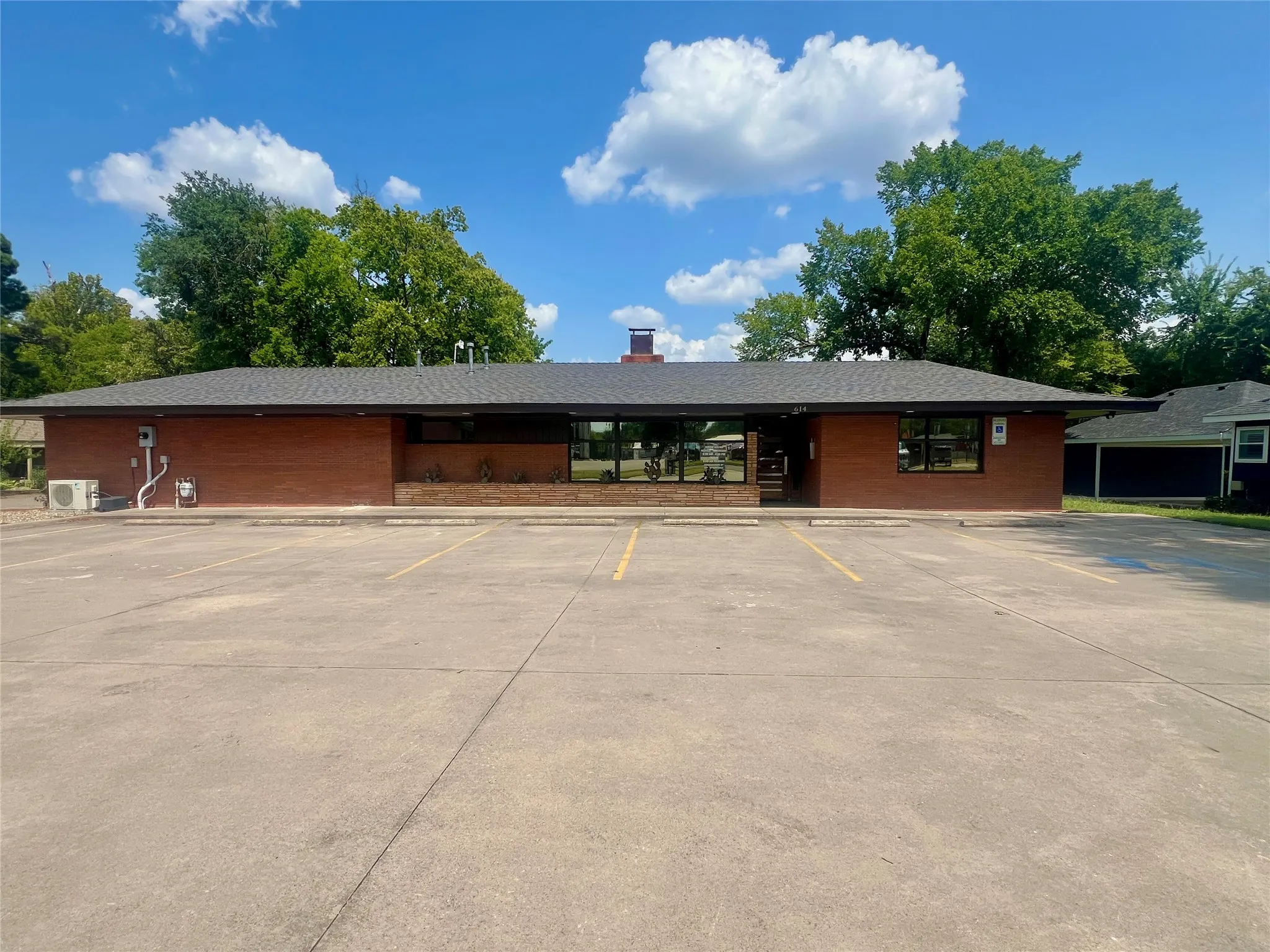 Office For Sale in Hopkins County , 614 Oak Avenue, Sulphur Springs, Texas 75482, 0, 0, Garage spaces, 0 Sqft, built in 1952, Price $850,000, mls#21353892, Real Estate Agent in Sulphur Springs, Homes For Sale in Hopkins county, Homes For Sale in Sulphur Springs, Realtor in Sulphur Springs Texas, Real Estate Brokerage Independent Realty Texas, Luminita Cordes Realtor