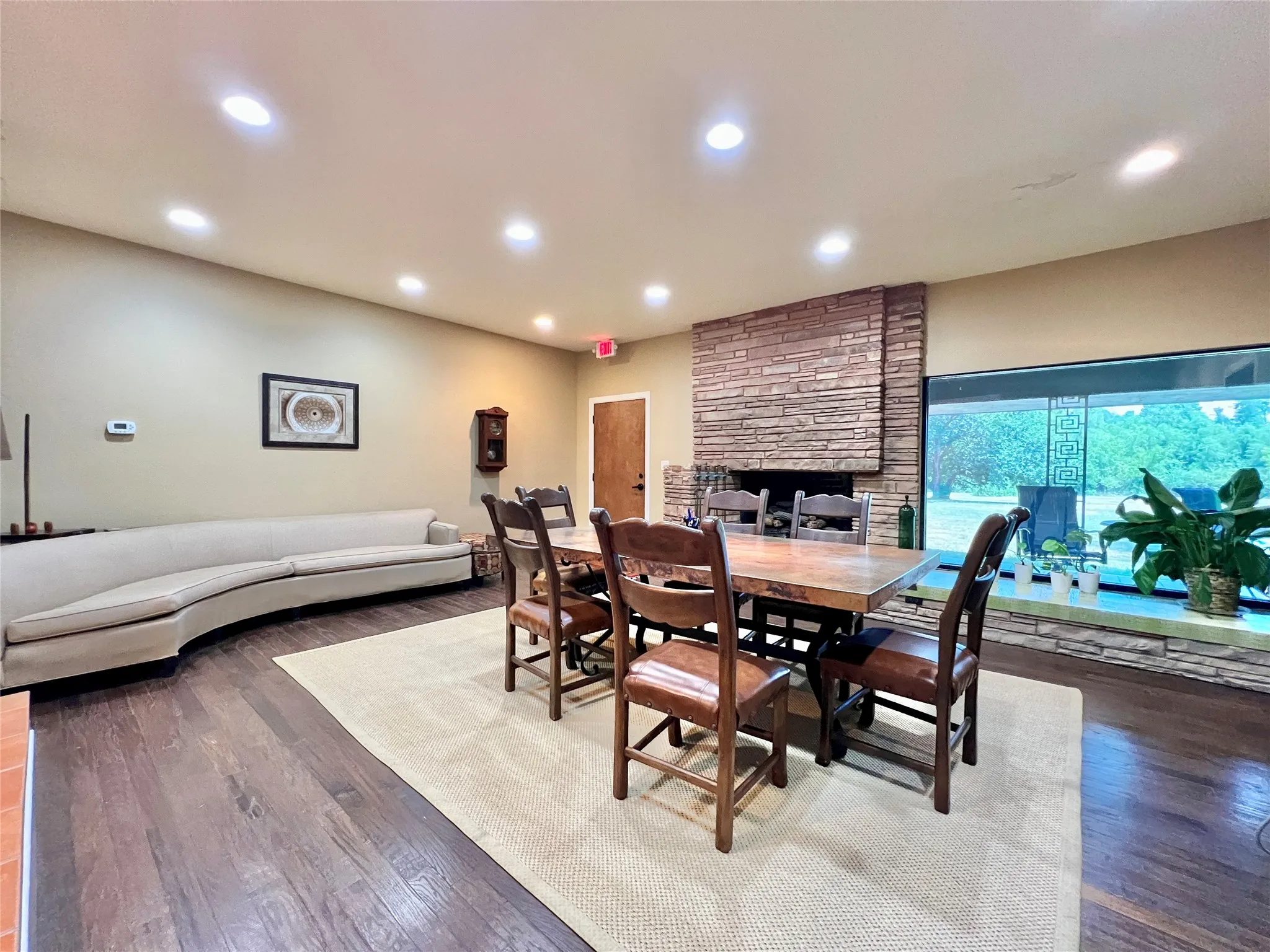 Office For Sale in Hopkins County , 614 Oak Avenue, Sulphur Springs, Texas 75482, 0, 0, Garage spaces, 0 Sqft, built in 1952, Price $850,000, mls#21353892, Real Estate Agent in Sulphur Springs, Homes For Sale in Hopkins county, Homes For Sale in Sulphur Springs, Realtor in Sulphur Springs Texas, Real Estate Brokerage Independent Realty Texas, Luminita Cordes Realtor