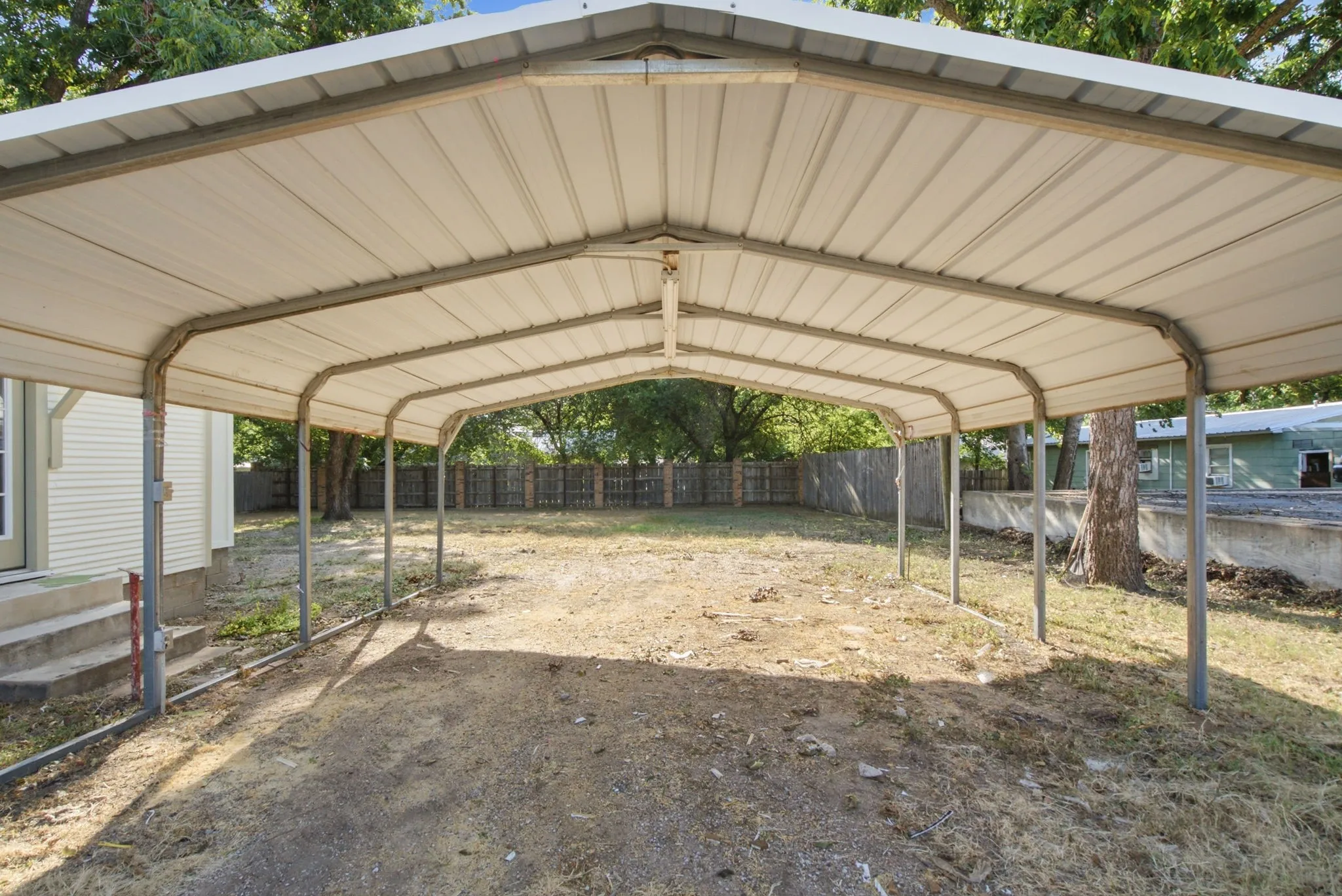 Single Family Residence For Sale in Comanche County , 225 S Texas Street, De Leon, Texas 76444, 3 Bedroom, 2 Bathroom, Garage spaces, 2,072 Sqft, built in 1945, mls#21353977, Real Estate Agent in De Leon, Homes For Sale in Comanche county, Homes For Sale in De Leon, Realtor in De Leon Texas, Real Estate Brokerage Independent Realty Texas, Luminita Cordes Realtor