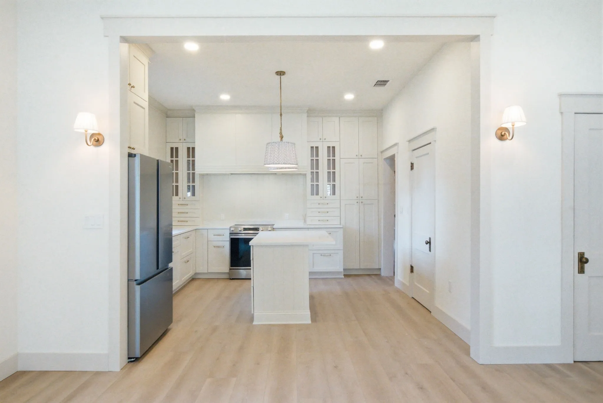 Single Family Residence For Sale in Comanche County , 225 S Texas Street, De Leon, Texas 76444, 3 Bedroom, 2 Bathroom, Garage spaces, 2,072 Sqft, built in 1945, mls#21353977, Real Estate Agent in De Leon, Homes For Sale in Comanche county, Homes For Sale in De Leon, Realtor in De Leon Texas, Real Estate Brokerage Independent Realty Texas, Luminita Cordes Realtor