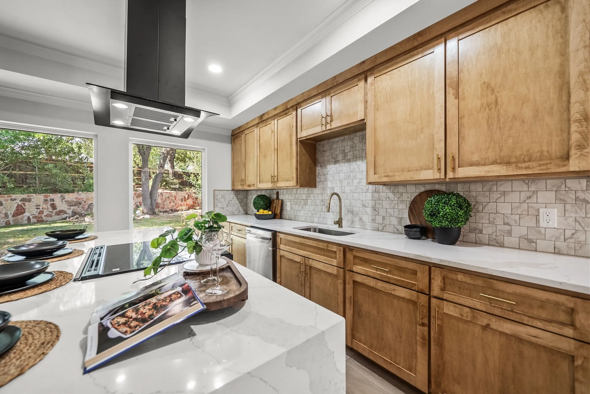 Single Family Residence For Sale in Tarrant County , 6812 Battle Creek Road, Fort Worth, Texas 76116, 4 Bedroom, 3 Bathroom, 2 Garage spaces, 2,860 Sqft, built in 1982, mls#21351741, Real Estate Agent in Fort Worth, Homes For Sale in Tarrant county, Homes For Sale in Fort Worth, Realtor in Fort Worth Texas, Real Estate Brokerage Independent Realty Texas, Luminita Cordes Realtor