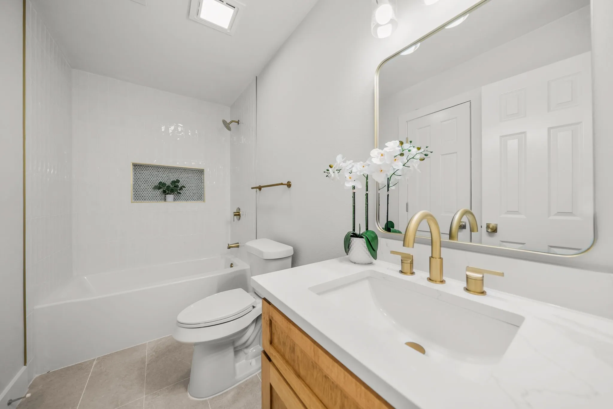 Single Family Residence For Sale in Tarrant County , 6812 Battle Creek Road, Fort Worth, Texas 76116, 4 Bedroom, 3 Bathroom, 2 Garage spaces, 2,860 Sqft, built in 1982, mls#21351741, Real Estate Agent in Fort Worth, Homes For Sale in Tarrant county, Homes For Sale in Fort Worth, Realtor in Fort Worth Texas, Real Estate Brokerage Independent Realty Texas, Luminita Cordes Realtor