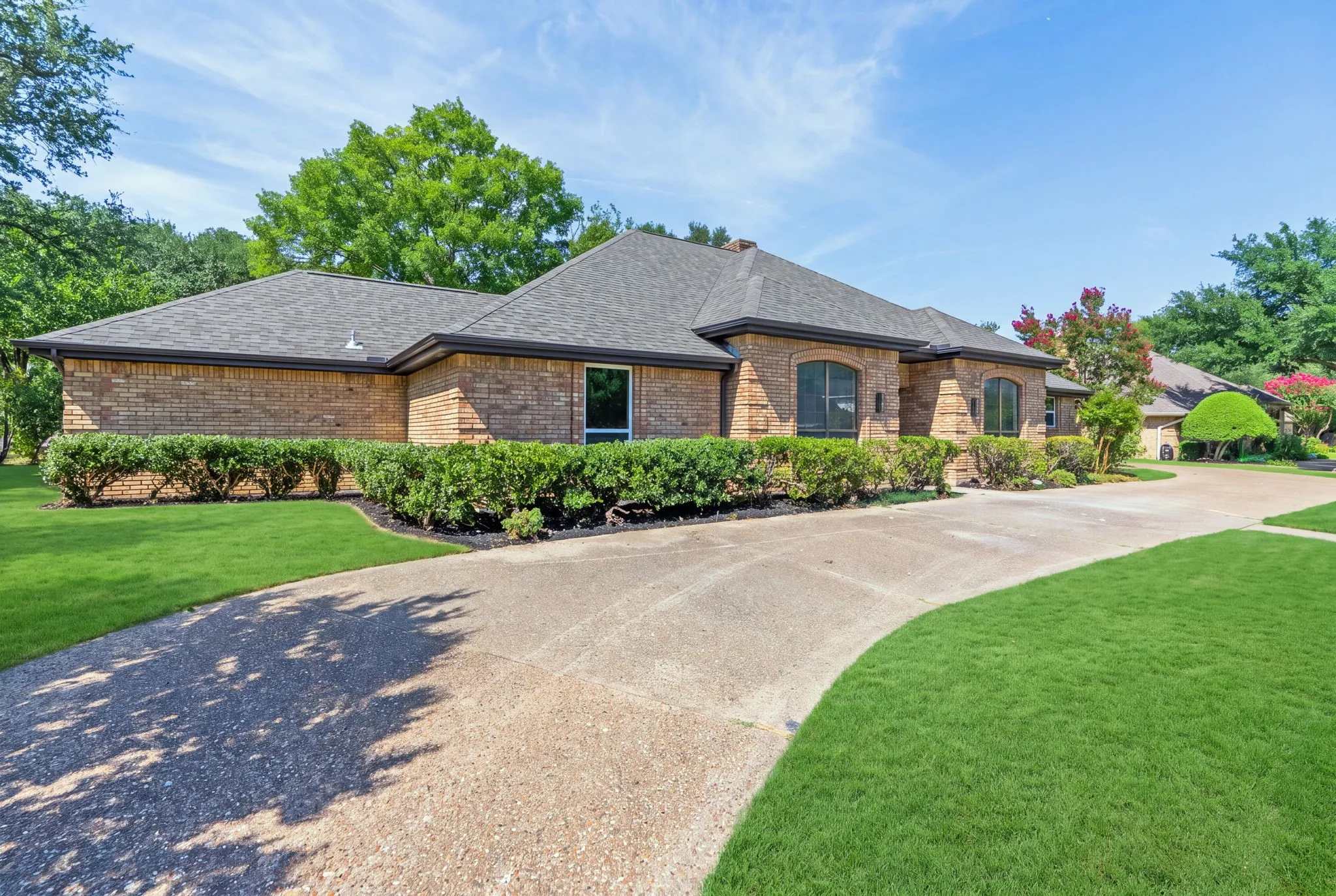 Single Family Residence For Sale in Tarrant County , 6812 Battle Creek Road, Fort Worth, Texas 76116, 4 Bedroom, 3 Bathroom, 2 Garage spaces, 2,860 Sqft, built in 1982, mls#21351741, Real Estate Agent in Fort Worth, Homes For Sale in Tarrant county, Homes For Sale in Fort Worth, Realtor in Fort Worth Texas, Real Estate Brokerage Independent Realty Texas, Luminita Cordes Realtor