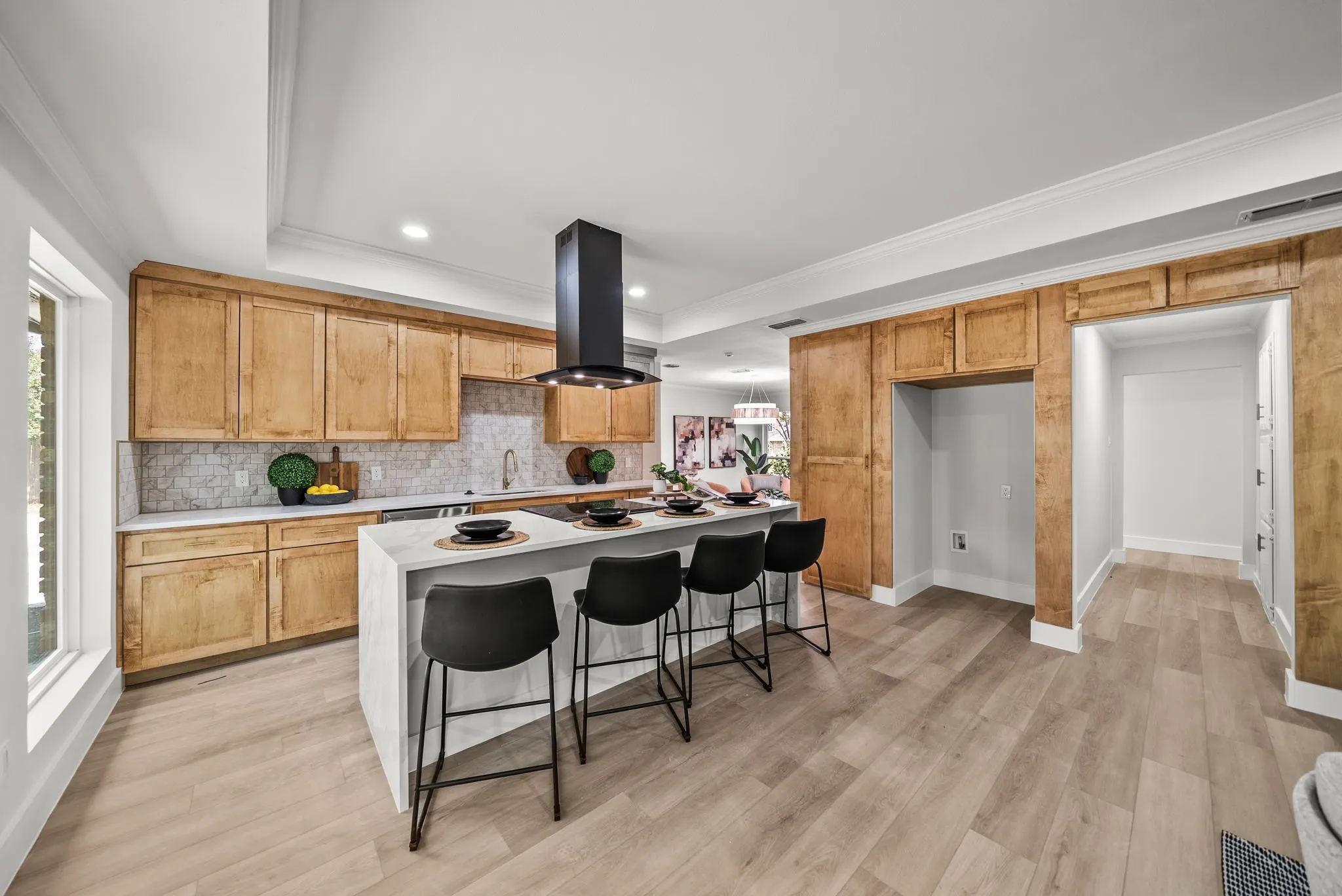 Single Family Residence For Sale in Tarrant County , 6812 Battle Creek Road, Fort Worth, Texas 76116, 4 Bedroom, 3 Bathroom, 2 Garage spaces, 2,860 Sqft, built in 1982, mls#21351741, Real Estate Agent in Fort Worth, Homes For Sale in Tarrant county, Homes For Sale in Fort Worth, Realtor in Fort Worth Texas, Real Estate Brokerage Independent Realty Texas, Luminita Cordes Realtor