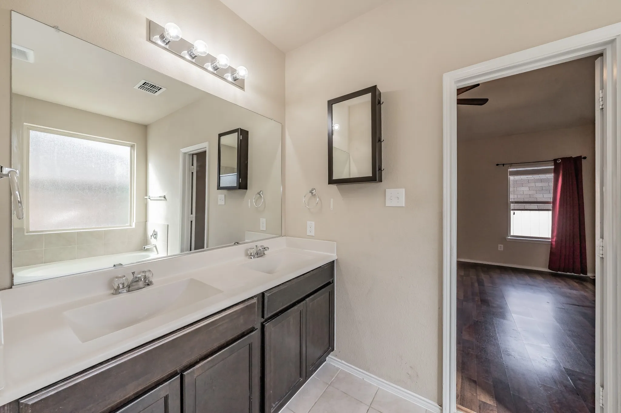 Single Family Residence For Sale in Denton County , 14620 Mainstay Way, Fort Worth, Texas 76052, 4 Bedroom, 4 Bathroom, 2 Garage spaces, 2,947 Sqft, built in 2016, mls#21353469, Real Estate Agent in Fort Worth, Homes For Sale in Denton county, Homes For Sale in Fort Worth, Realtor in Fort Worth Texas, Real Estate Brokerage Independent Realty Texas, Luminita Cordes Realtor