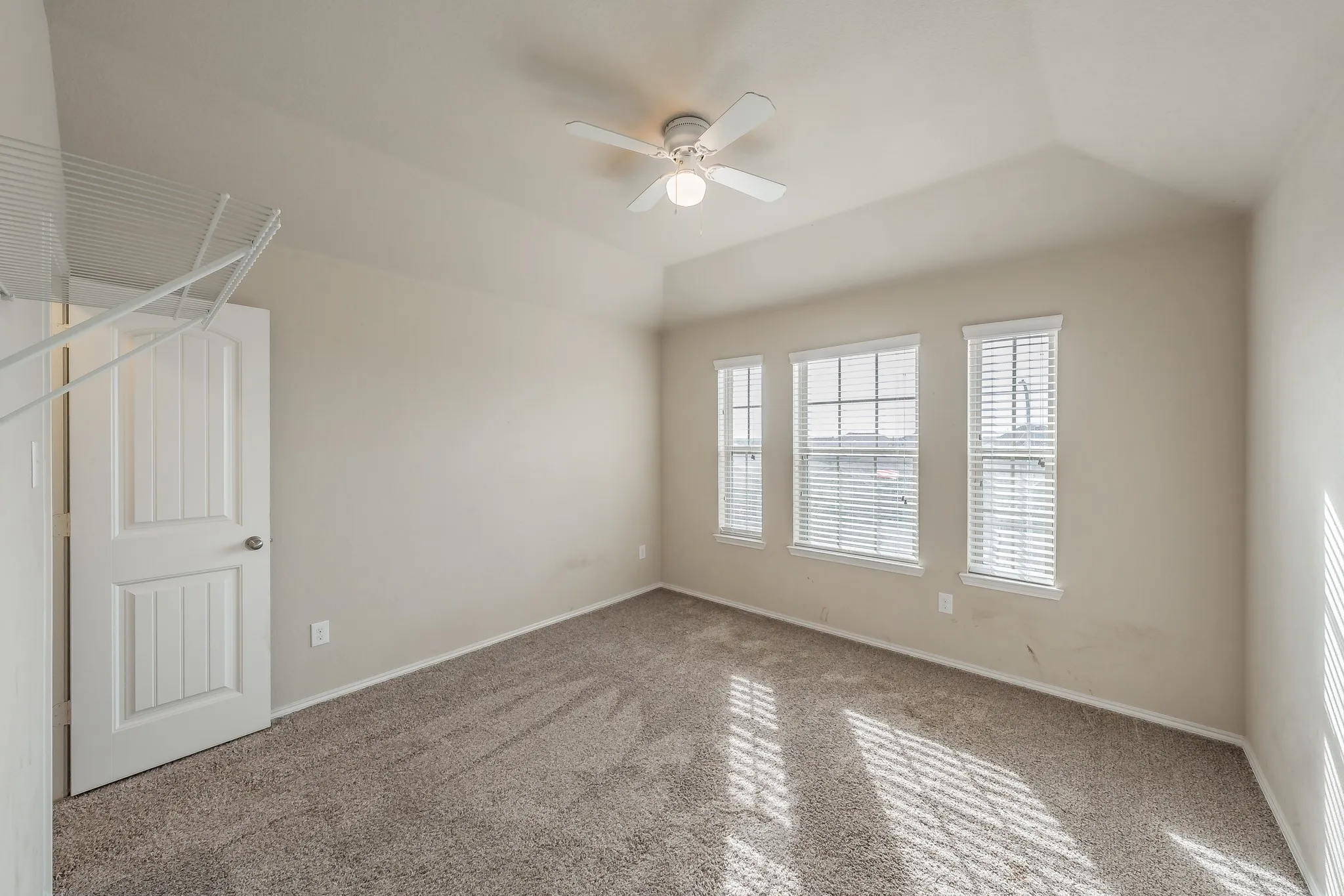 Single Family Residence For Sale in Denton County , 14620 Mainstay Way, Fort Worth, Texas 76052, 4 Bedroom, 4 Bathroom, 2 Garage spaces, 2,947 Sqft, built in 2016, mls#21353469, Real Estate Agent in Fort Worth, Homes For Sale in Denton county, Homes For Sale in Fort Worth, Realtor in Fort Worth Texas, Real Estate Brokerage Independent Realty Texas, Luminita Cordes Realtor