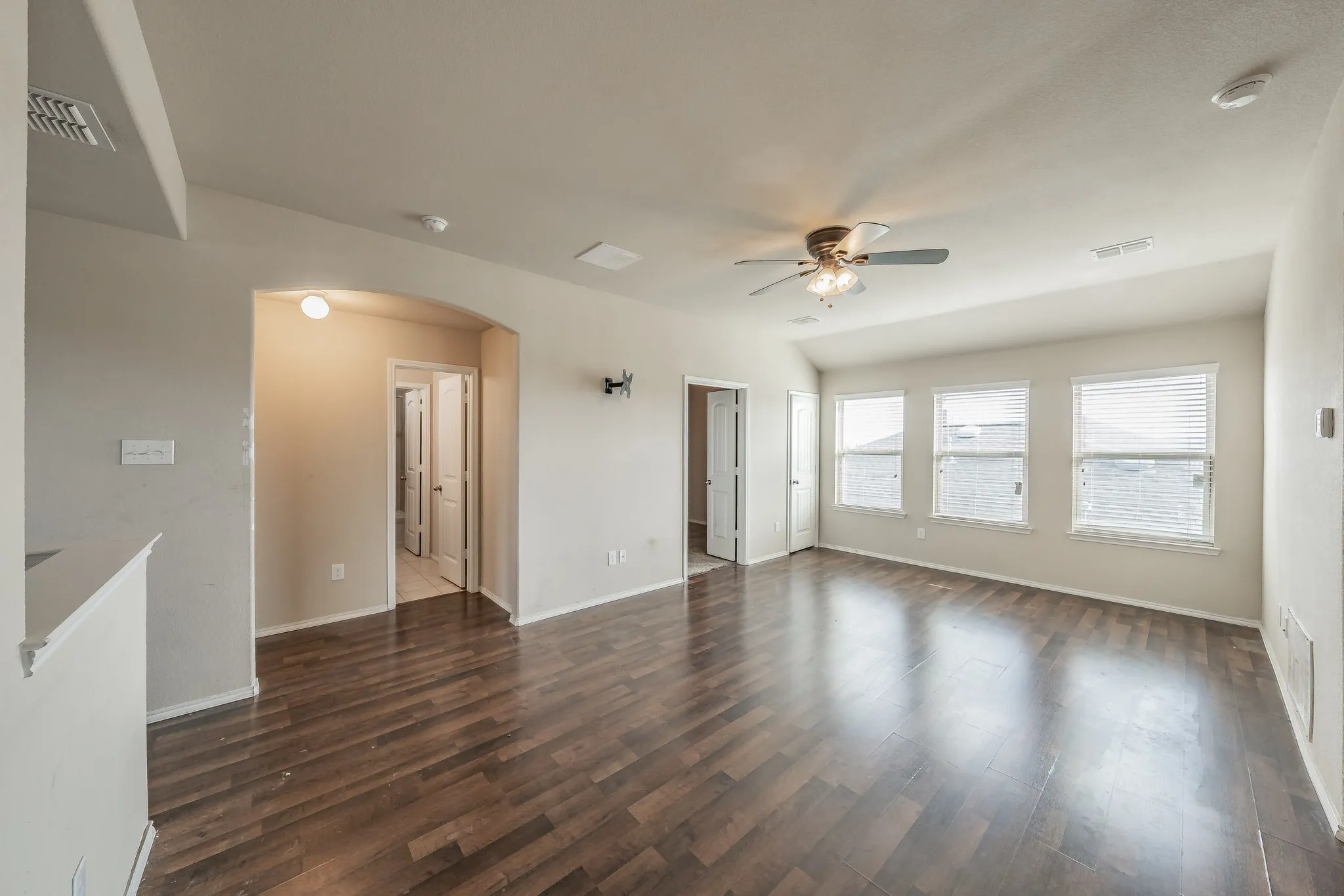 Single Family Residence For Sale in Denton County , 14620 Mainstay Way, Fort Worth, Texas 76052, 4 Bedroom, 4 Bathroom, 2 Garage spaces, 2,947 Sqft, built in 2016, mls#21353469, Real Estate Agent in Fort Worth, Homes For Sale in Denton county, Homes For Sale in Fort Worth, Realtor in Fort Worth Texas, Real Estate Brokerage Independent Realty Texas, Luminita Cordes Realtor