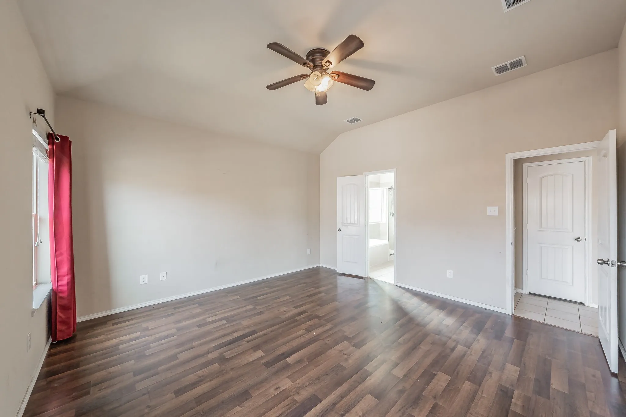 Single Family Residence For Sale in Denton County , 14620 Mainstay Way, Fort Worth, Texas 76052, 4 Bedroom, 4 Bathroom, 2 Garage spaces, 2,947 Sqft, built in 2016, mls#21353469, Real Estate Agent in Fort Worth, Homes For Sale in Denton county, Homes For Sale in Fort Worth, Realtor in Fort Worth Texas, Real Estate Brokerage Independent Realty Texas, Luminita Cordes Realtor