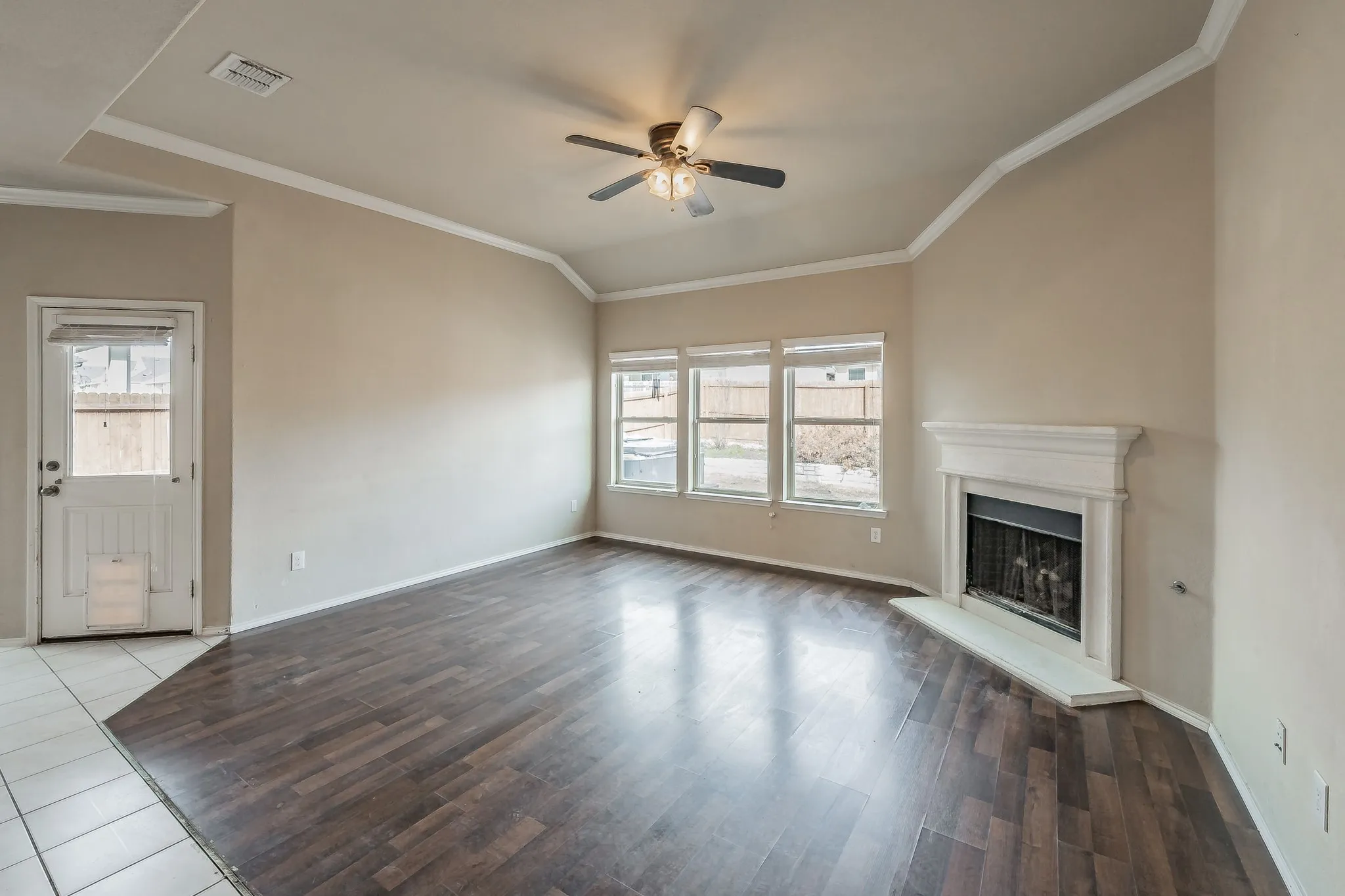 Single Family Residence For Sale in Denton County , 14620 Mainstay Way, Fort Worth, Texas 76052, 4 Bedroom, 4 Bathroom, 2 Garage spaces, 2,947 Sqft, built in 2016, mls#21353469, Real Estate Agent in Fort Worth, Homes For Sale in Denton county, Homes For Sale in Fort Worth, Realtor in Fort Worth Texas, Real Estate Brokerage Independent Realty Texas, Luminita Cordes Realtor