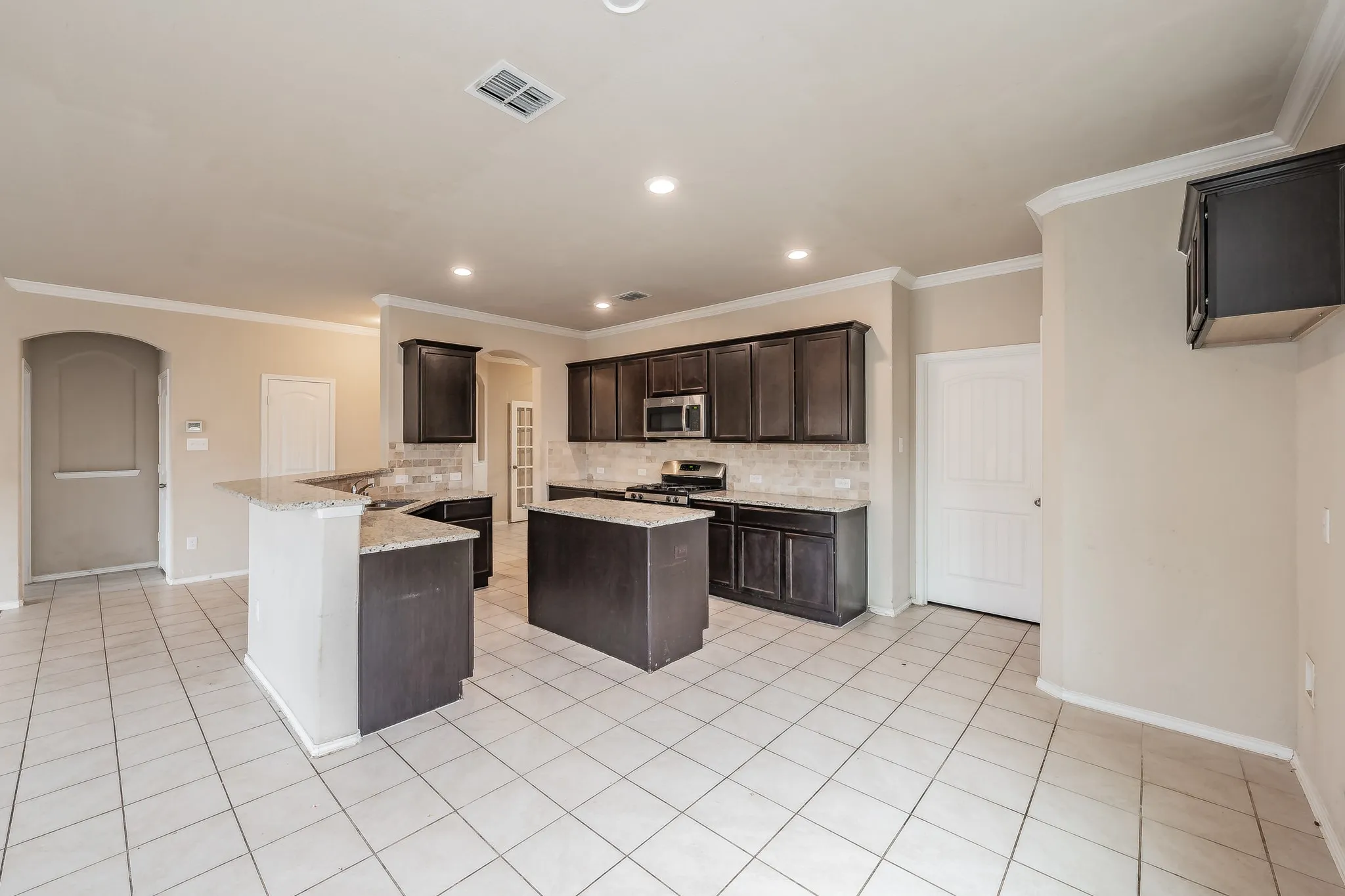 Single Family Residence For Sale in Denton County , 14620 Mainstay Way, Fort Worth, Texas 76052, 4 Bedroom, 4 Bathroom, 2 Garage spaces, 2,947 Sqft, built in 2016, mls#21353469, Real Estate Agent in Fort Worth, Homes For Sale in Denton county, Homes For Sale in Fort Worth, Realtor in Fort Worth Texas, Real Estate Brokerage Independent Realty Texas, Luminita Cordes Realtor