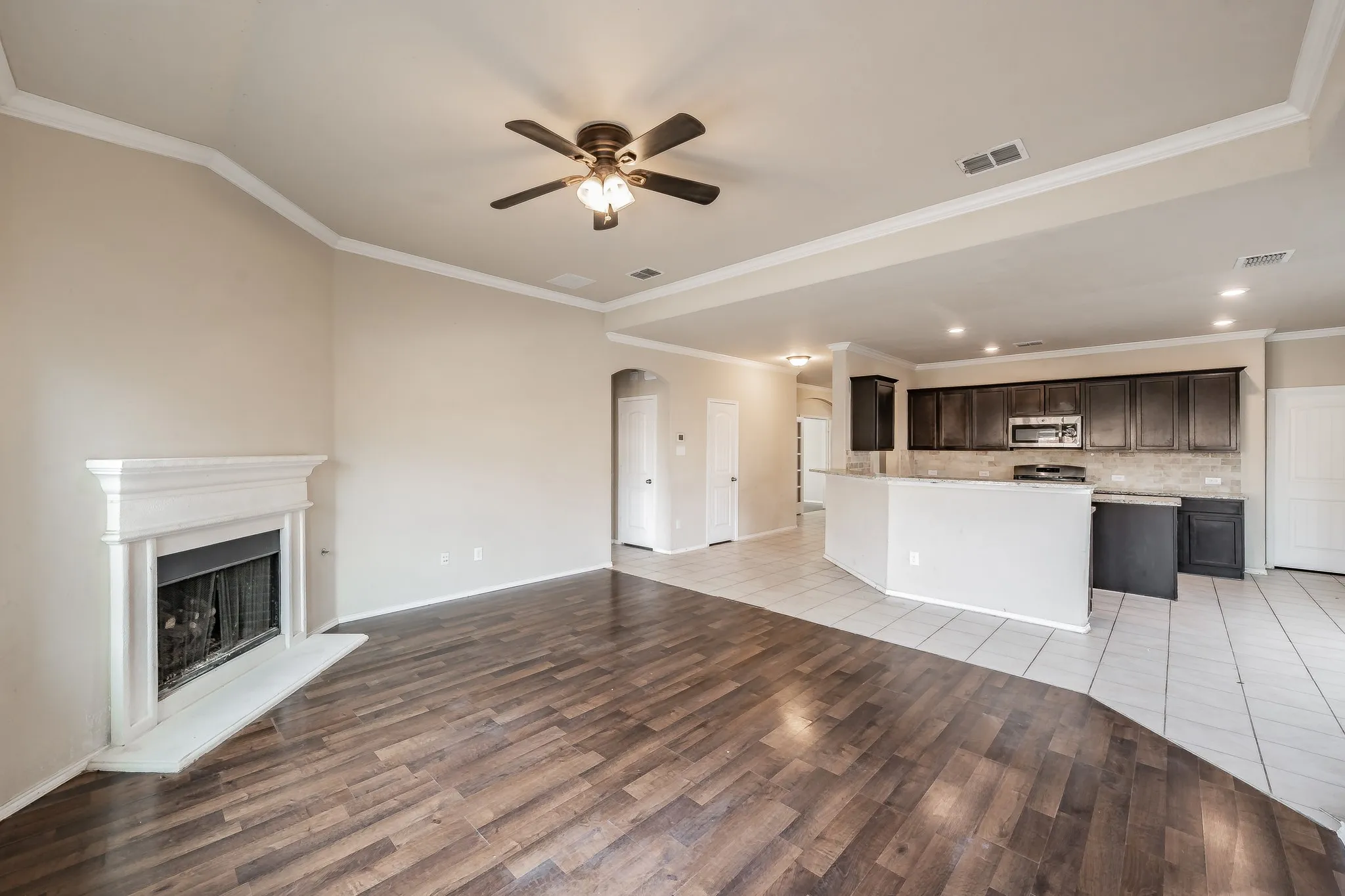 Single Family Residence For Sale in Denton County , 14620 Mainstay Way, Fort Worth, Texas 76052, 4 Bedroom, 4 Bathroom, 2 Garage spaces, 2,947 Sqft, built in 2016, mls#21353469, Real Estate Agent in Fort Worth, Homes For Sale in Denton county, Homes For Sale in Fort Worth, Realtor in Fort Worth Texas, Real Estate Brokerage Independent Realty Texas, Luminita Cordes Realtor