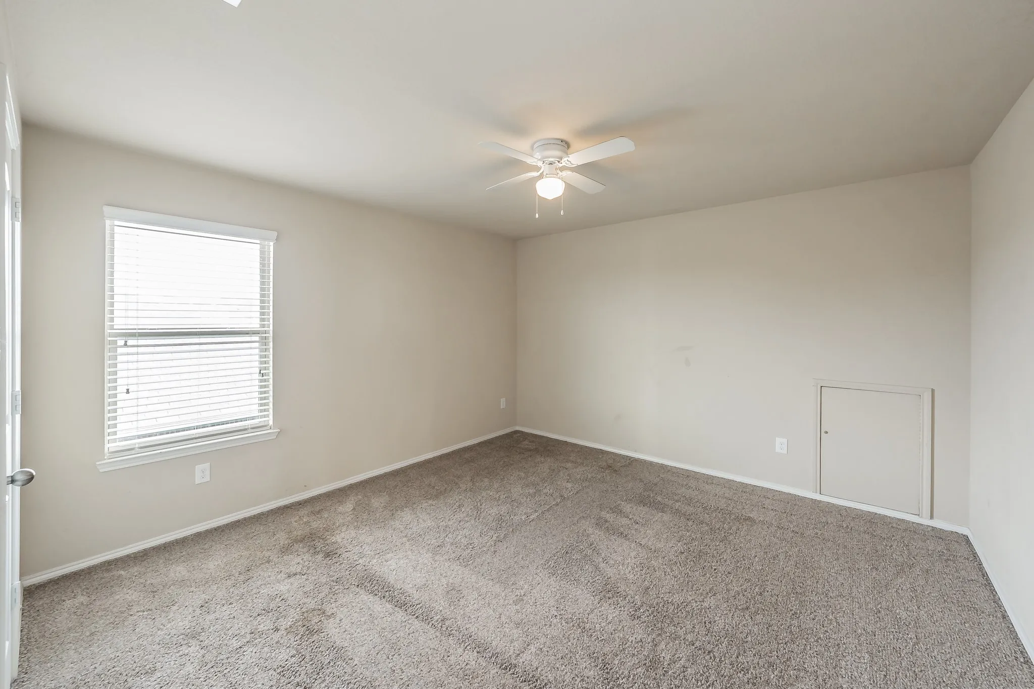 Single Family Residence For Sale in Denton County , 14620 Mainstay Way, Fort Worth, Texas 76052, 4 Bedroom, 4 Bathroom, 2 Garage spaces, 2,947 Sqft, built in 2016, mls#21353469, Real Estate Agent in Fort Worth, Homes For Sale in Denton county, Homes For Sale in Fort Worth, Realtor in Fort Worth Texas, Real Estate Brokerage Independent Realty Texas, Luminita Cordes Realtor