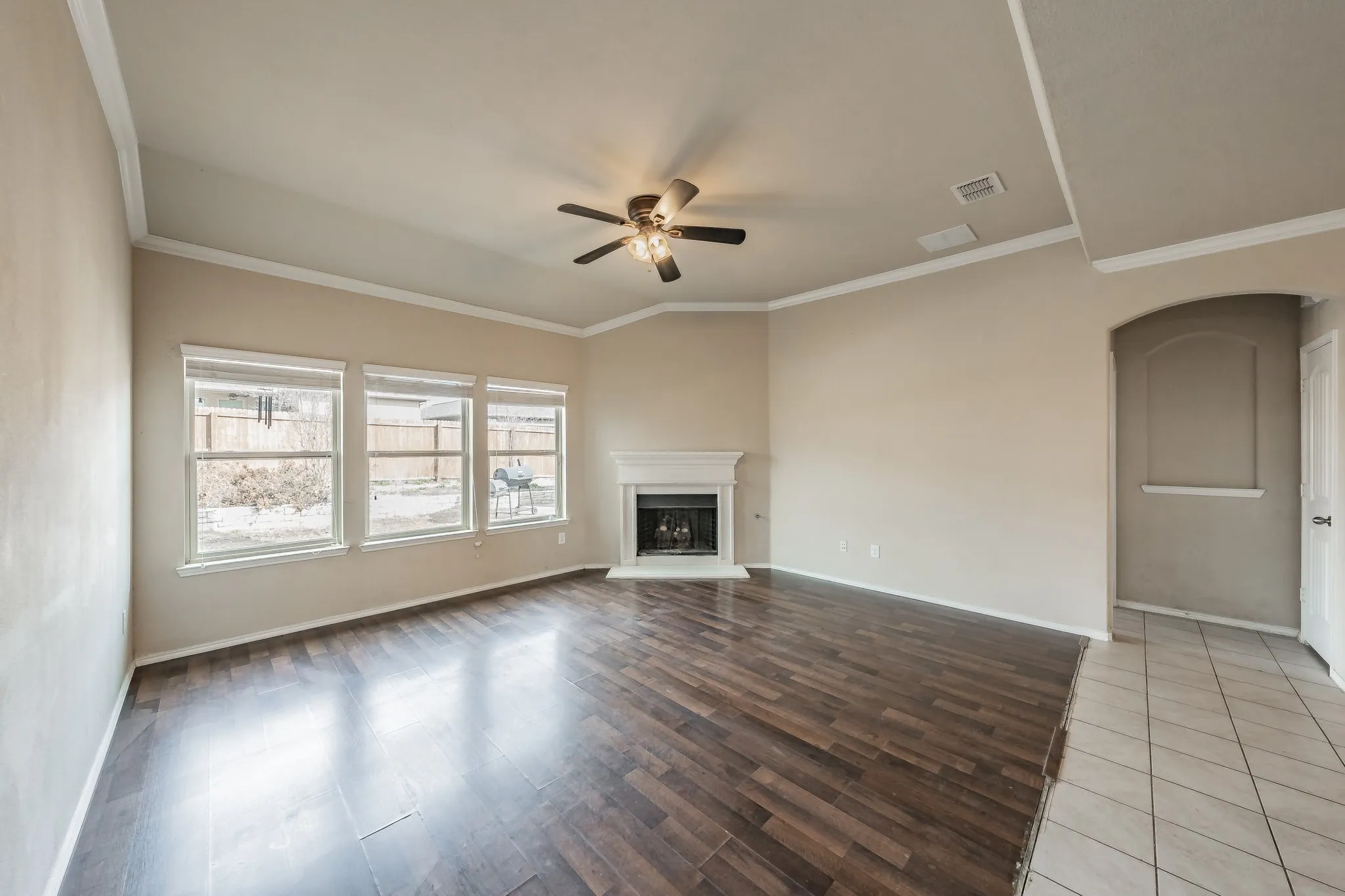 Single Family Residence For Sale in Denton County , 14620 Mainstay Way, Fort Worth, Texas 76052, 4 Bedroom, 4 Bathroom, 2 Garage spaces, 2,947 Sqft, built in 2016, mls#21353469, Real Estate Agent in Fort Worth, Homes For Sale in Denton county, Homes For Sale in Fort Worth, Realtor in Fort Worth Texas, Real Estate Brokerage Independent Realty Texas, Luminita Cordes Realtor