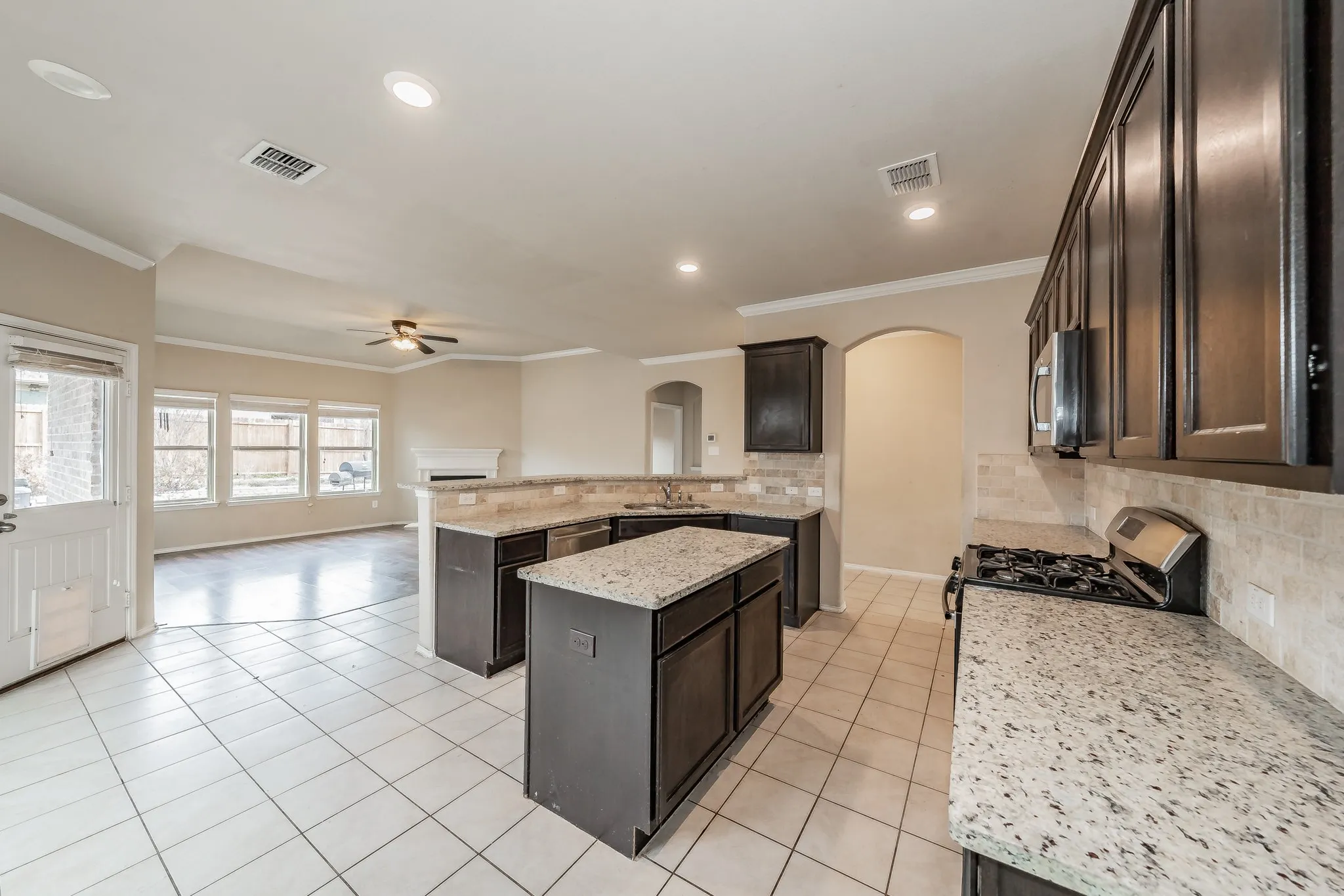 Single Family Residence For Sale in Denton County , 14620 Mainstay Way, Fort Worth, Texas 76052, 4 Bedroom, 4 Bathroom, 2 Garage spaces, 2,947 Sqft, built in 2016, mls#21353469, Real Estate Agent in Fort Worth, Homes For Sale in Denton county, Homes For Sale in Fort Worth, Realtor in Fort Worth Texas, Real Estate Brokerage Independent Realty Texas, Luminita Cordes Realtor