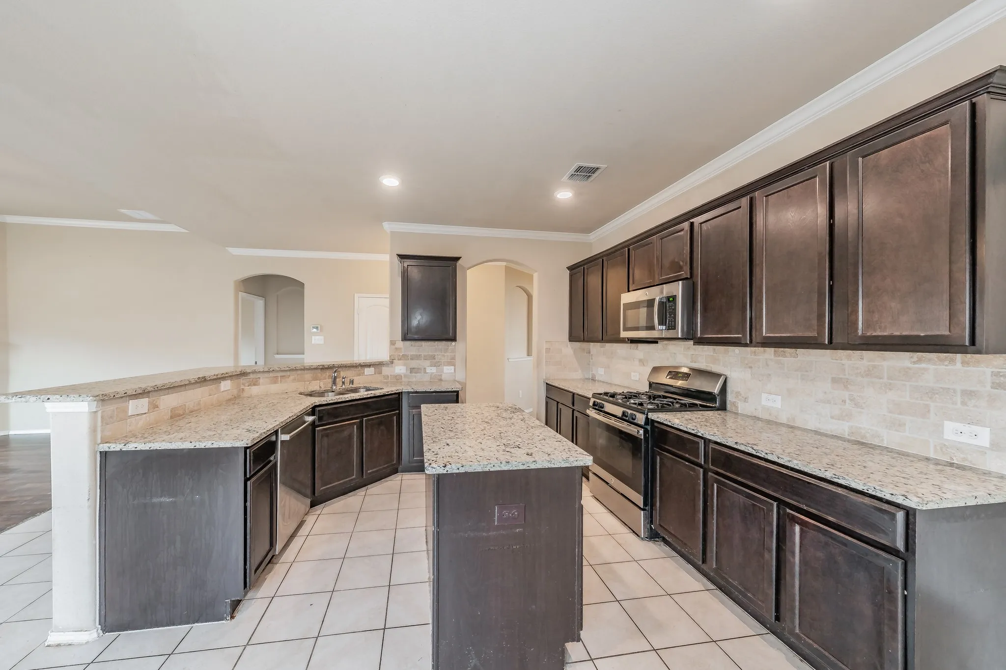 Single Family Residence For Sale in Denton County , 14620 Mainstay Way, Fort Worth, Texas 76052, 4 Bedroom, 4 Bathroom, 2 Garage spaces, 2,947 Sqft, built in 2016, mls#21353469, Real Estate Agent in Fort Worth, Homes For Sale in Denton county, Homes For Sale in Fort Worth, Realtor in Fort Worth Texas, Real Estate Brokerage Independent Realty Texas, Luminita Cordes Realtor