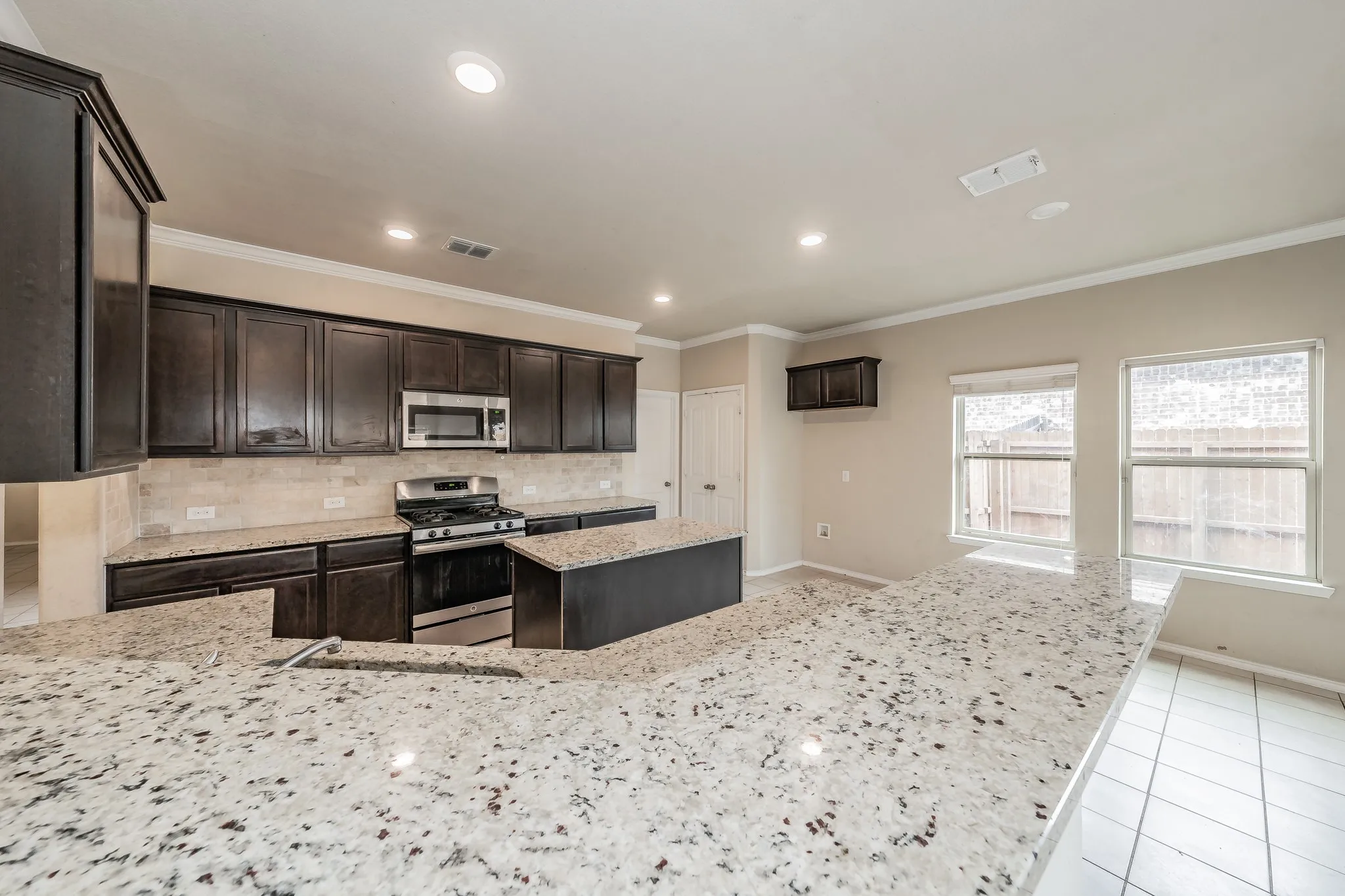 Single Family Residence For Sale in Denton County , 14620 Mainstay Way, Fort Worth, Texas 76052, 4 Bedroom, 4 Bathroom, 2 Garage spaces, 2,947 Sqft, built in 2016, mls#21353469, Real Estate Agent in Fort Worth, Homes For Sale in Denton county, Homes For Sale in Fort Worth, Realtor in Fort Worth Texas, Real Estate Brokerage Independent Realty Texas, Luminita Cordes Realtor